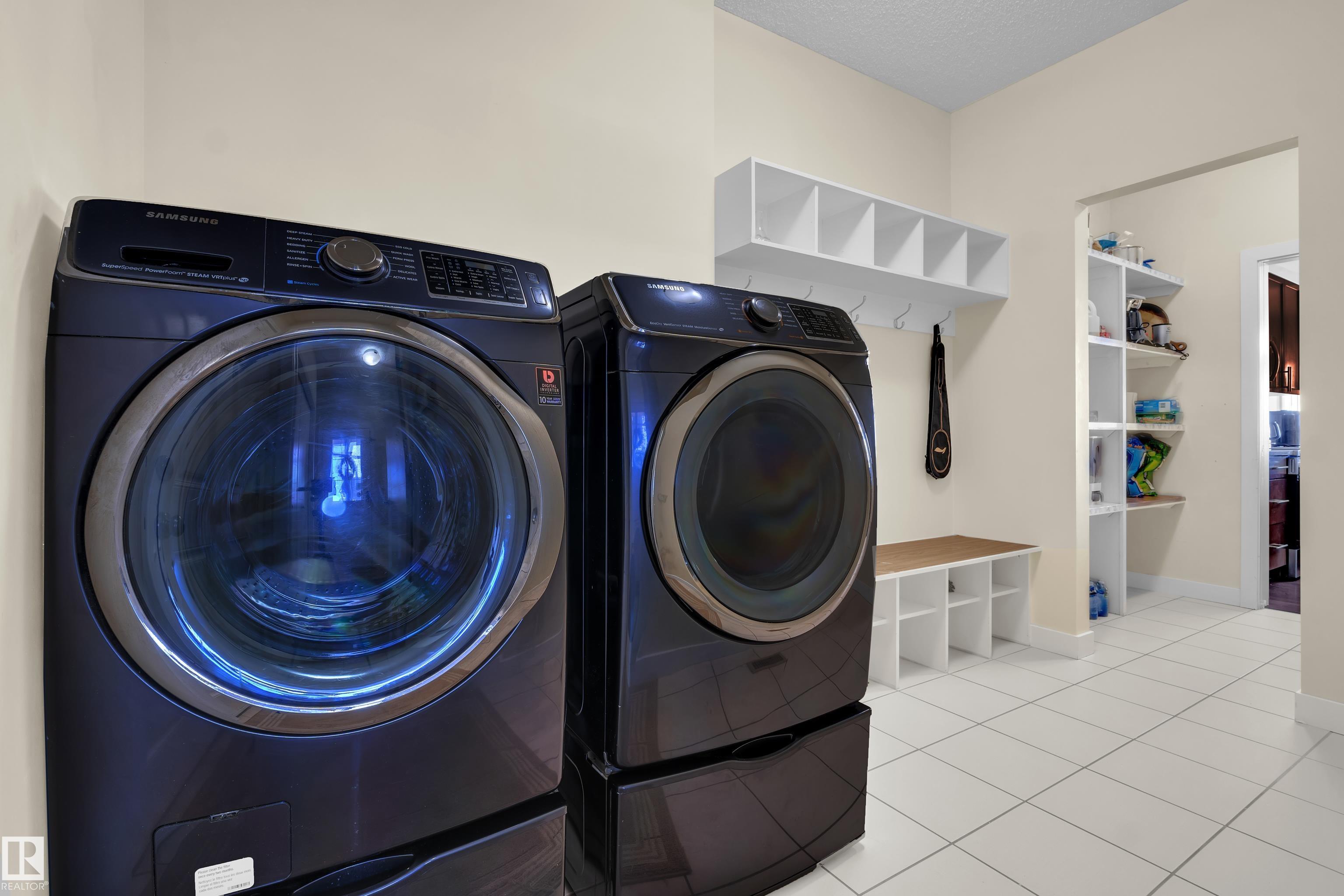 https://zimg.paragon.ice.com/ParagonImages/Property/PM/RAE/225410938/8/0/0/570d8dc517071184eafb67f478d1d601/1/110623e28b2ae5a8fa3e66b30a72ece4/225410938-6dfb27f5-a9e5-4913-9b9e-bafdd70a804b.JPG