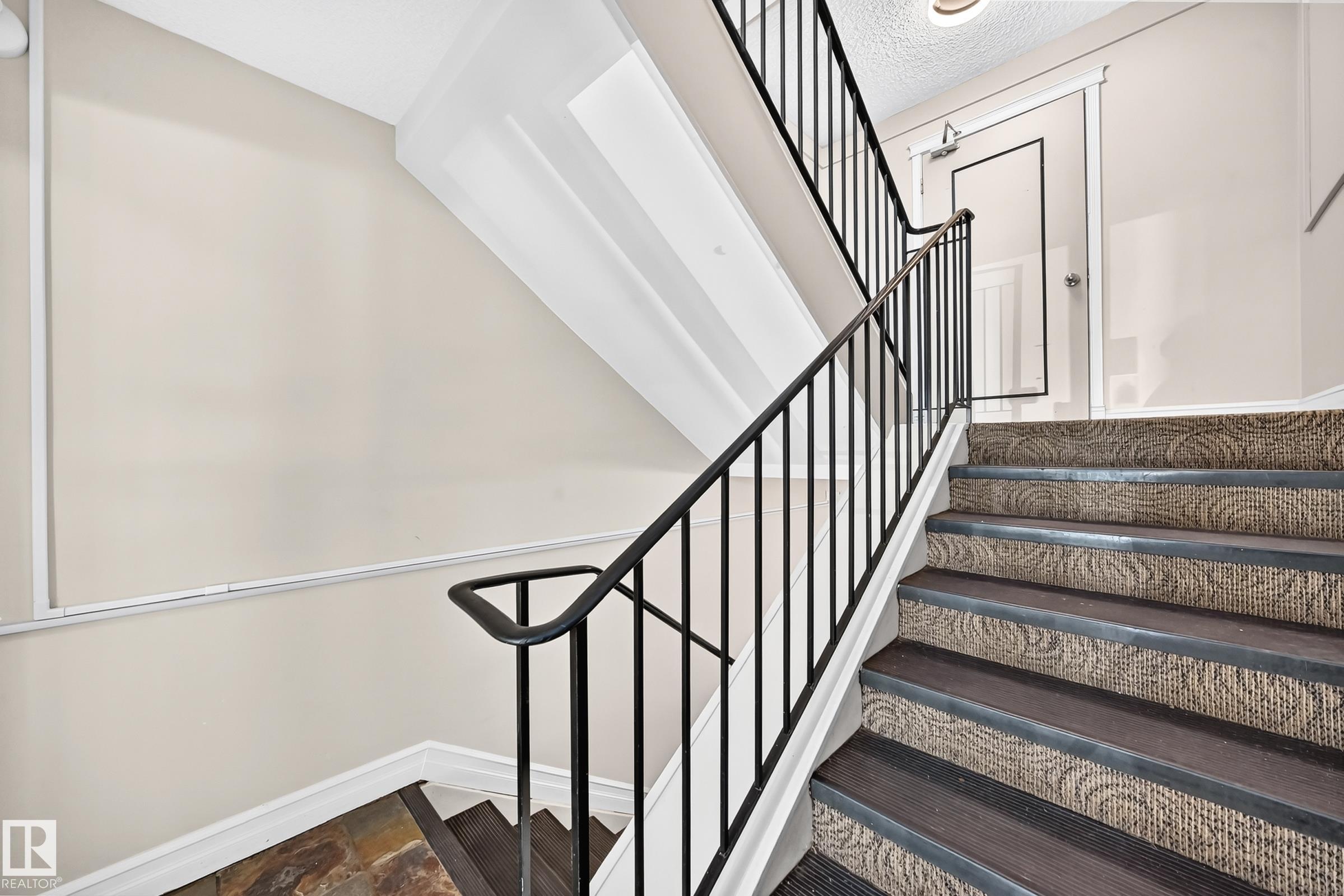 https://zimg.paragon.ice.com/ParagonImages/Property/PM/RAE/225410939/30/0/0/34995af9b4581c93f35a1407b91a64ab/1/4befbcee3a12ad4f94e1b5f69f32f96b/225410939-92471503-b694-4637-a0f7-959817454f69.JPG