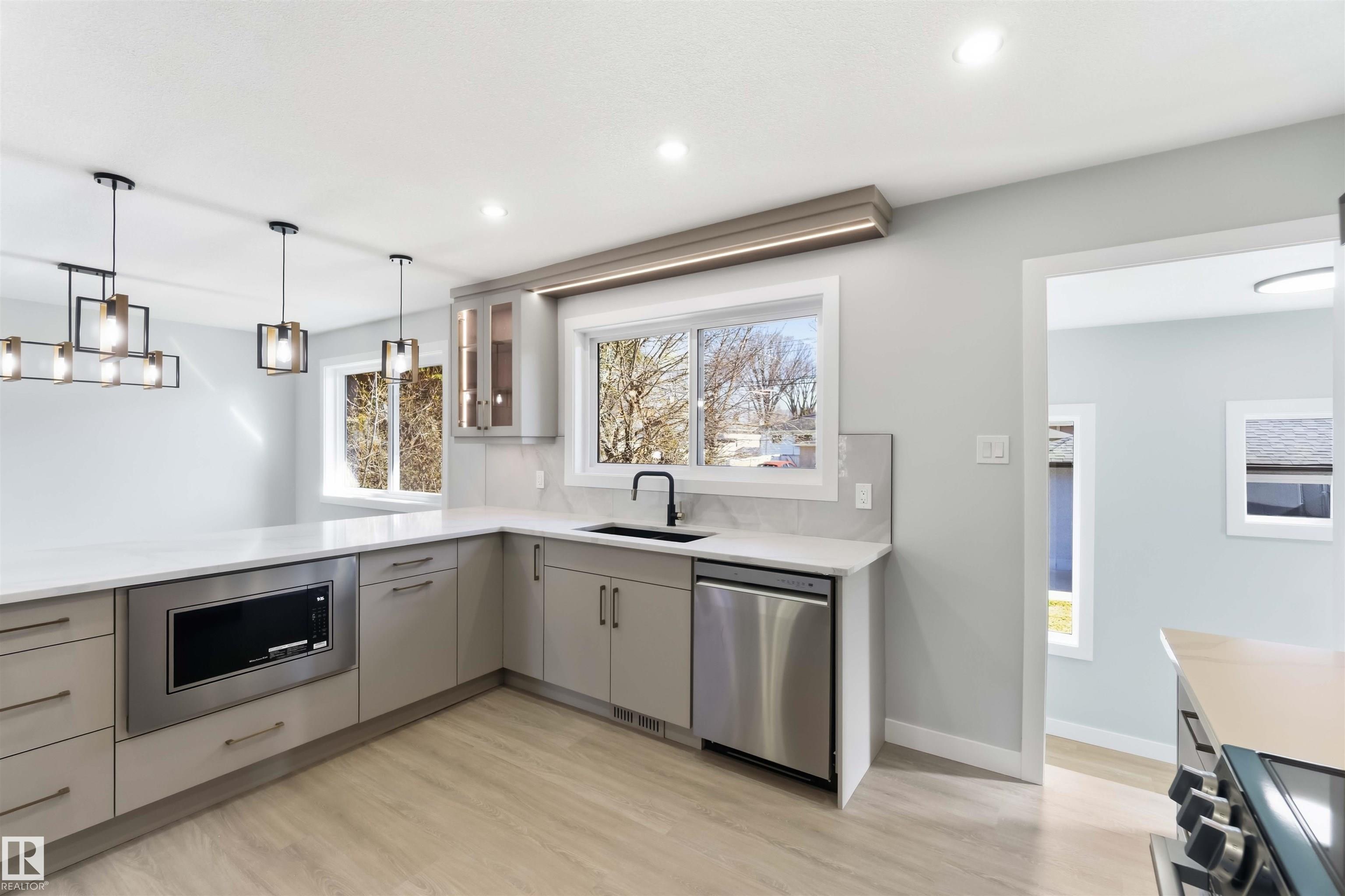 https://zimg.paragon.ice.com/ParagonImages/Property/PM/RAE/225410941/12/0/0/c48a12ae1a409294e23fab70e3c24723/1/93631525ab94534dfa217b45f4605ef2/225410941-9fc0cc11-48d5-4209-b4ab-f5c569d5ac11.JPG