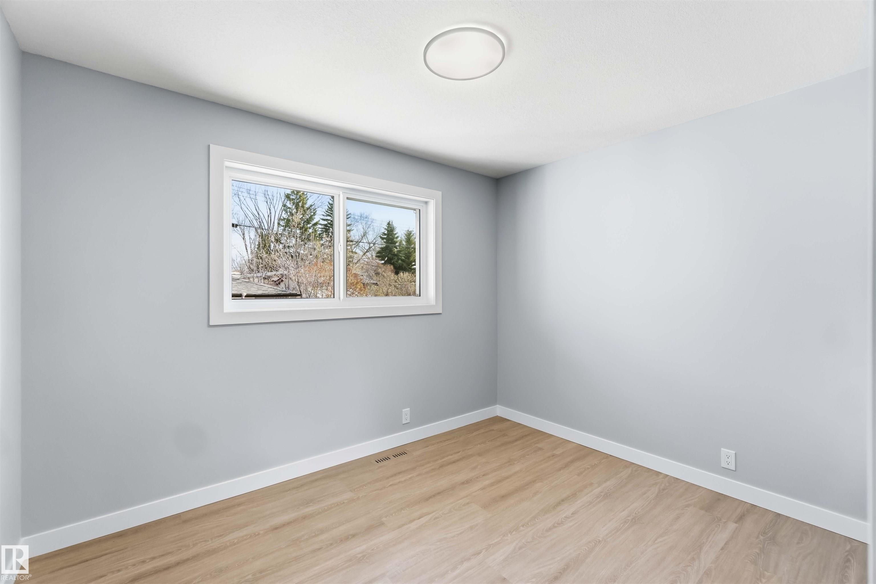 https://zimg.paragon.ice.com/ParagonImages/Property/PM/RAE/225410941/35/0/0/90cb646951e96800c87a20ee210e4a4e/1/93631525ab94534dfa217b45f4605ef2/225410941-1b0c9d3a-8928-43d9-b2b8-84682f55fb13.JPG