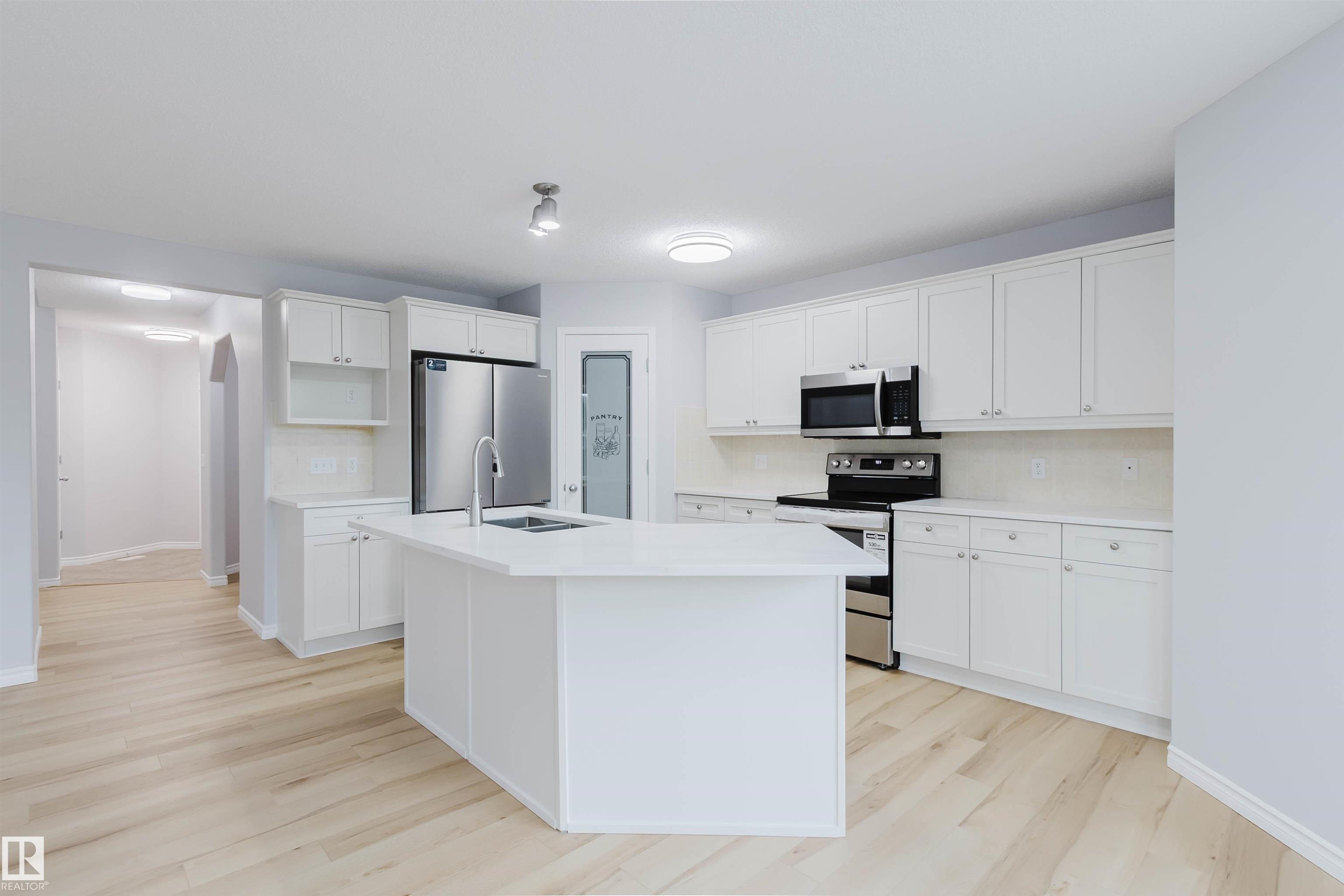 https://zimg.paragon.ice.com/ParagonImages/Property/PM/RAE/225410943/11/0/0/d2bc460194309de9f76c2c550964c44c/1/4512f5179bc2eae3c93c2b2d49491157/225410943-FFDD066E-A2AD-42C7-A562-A158D5A9CAEC.JPG
