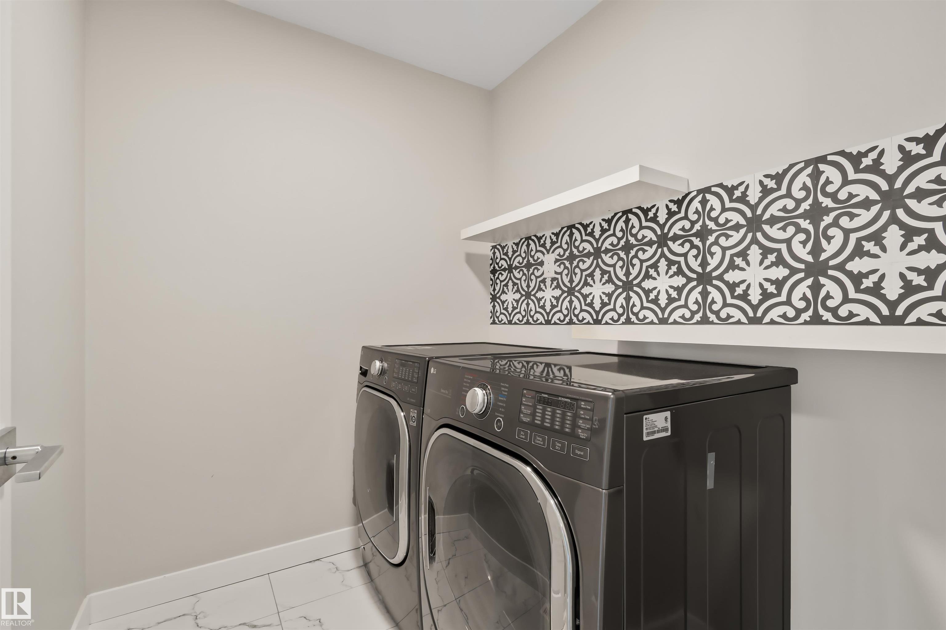 https://zimg.paragon.ice.com/ParagonImages/Property/PM/RAE/225410945/27/0/0/aeedd24e1120a4c8b07d7a7efc1c99be/1/e6aae961ee39b3a26a29a9bede110b81/225410945-4081f6b5-f2db-4a1a-bc52-a2b9fc979d32.JPG