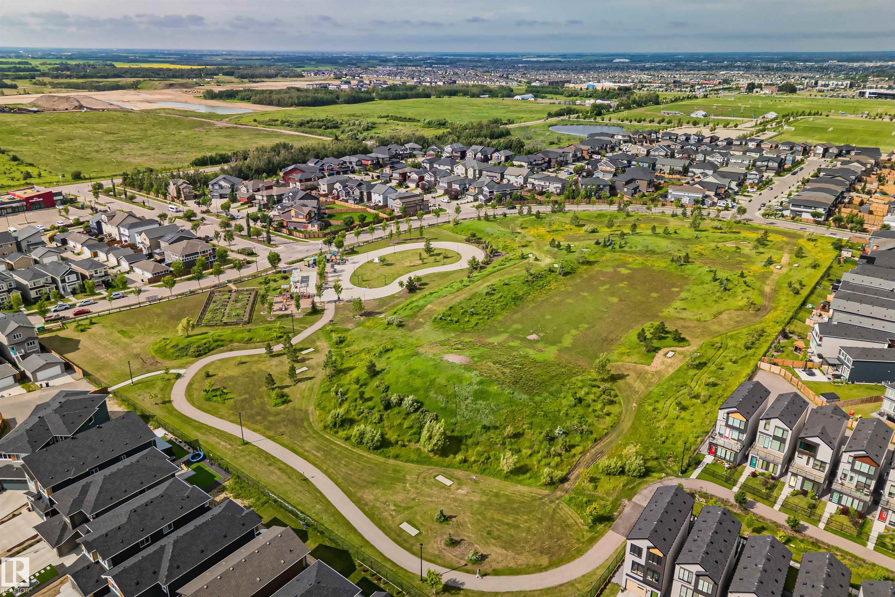 https://zimg.paragon.ice.com/ParagonImages/Property/PM/RAE/225410945/56/0/0/743b13ddf8c29b243a48b12a3849ba03/1/e6aae961ee39b3a26a29a9bede110b81/225410945-66922d93-f288-419f-bc33-4b259618083e.JPG