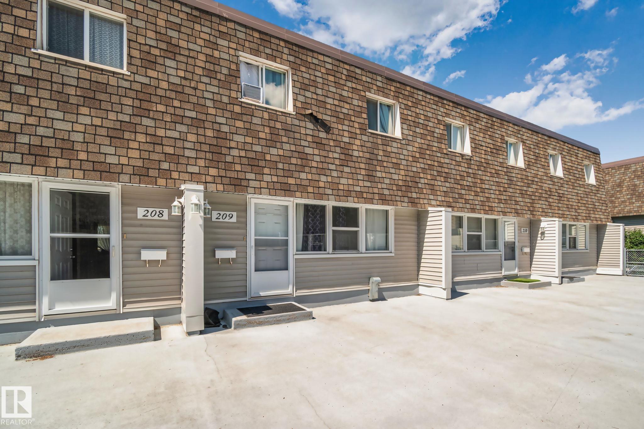 209 Village On The Green green NW, York, Edmonton