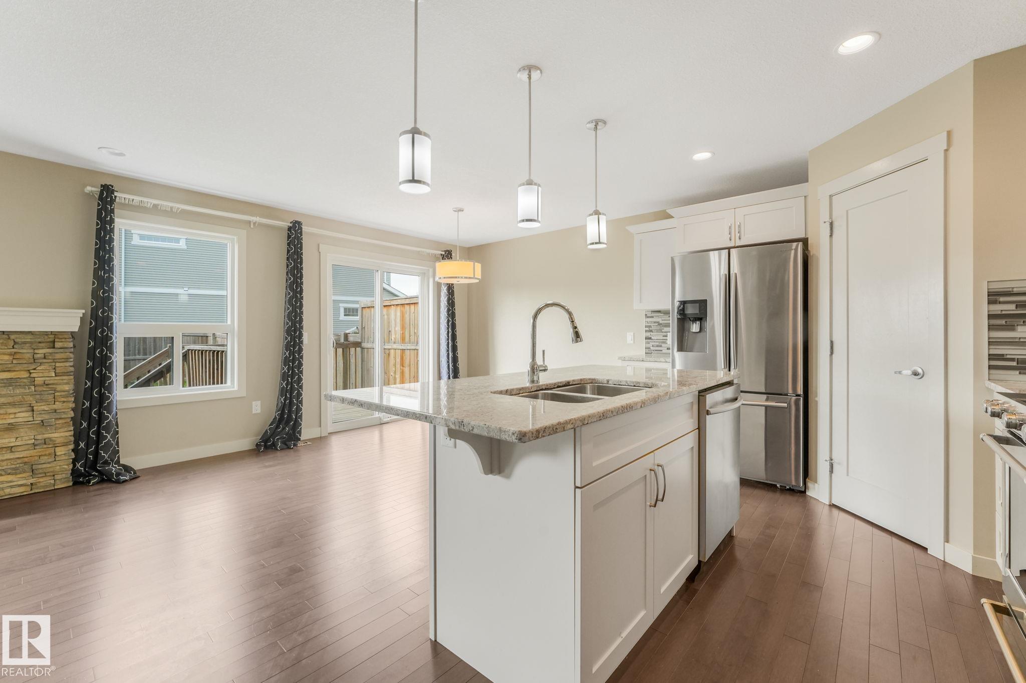 Picture for 16619 14 AV SW