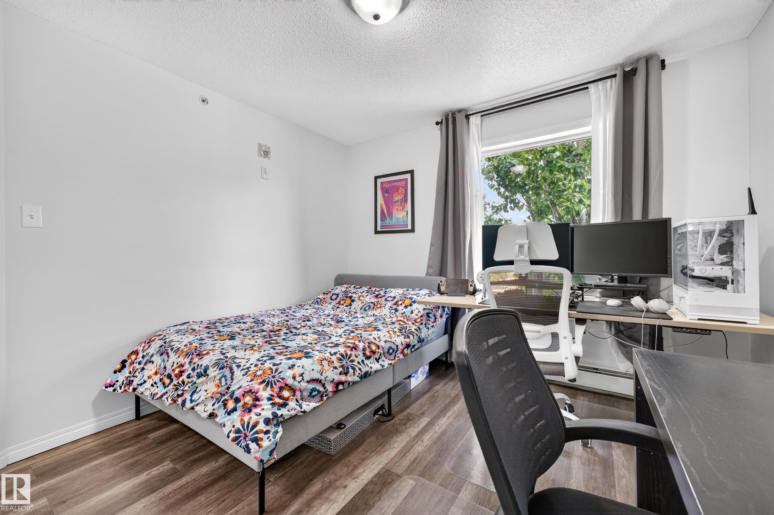 https://zimg.paragon.ice.com/ParagonImages/Property/PM/RAE/225411006/19/0/0/8d3873b2960d41bc57688cb2b2082182/1/a723cbabded8b06608efd4ca20b19e3b/225411006-be2d6ebe-046b-4be4-b9bf-257ca01e99aa.JPG
