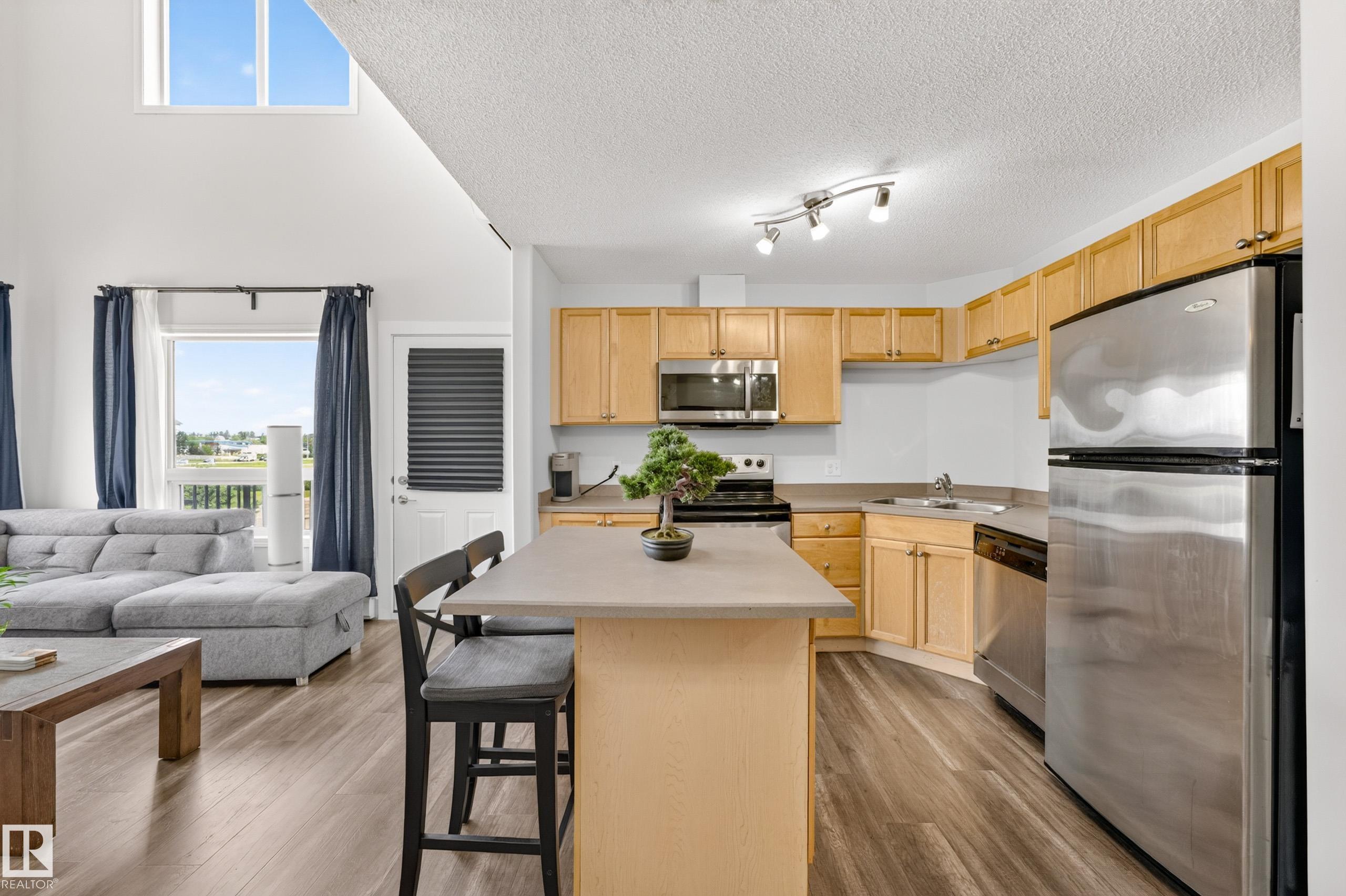 https://zimg.paragon.ice.com/ParagonImages/Property/PM/RAE/225411006/7/0/0/0f4c9caf40a345b75a99de3c17883a10/1/a723cbabded8b06608efd4ca20b19e3b/225411006-b66cd2ba-0cbb-4fd6-8cf0-0695d62df12e.JPG