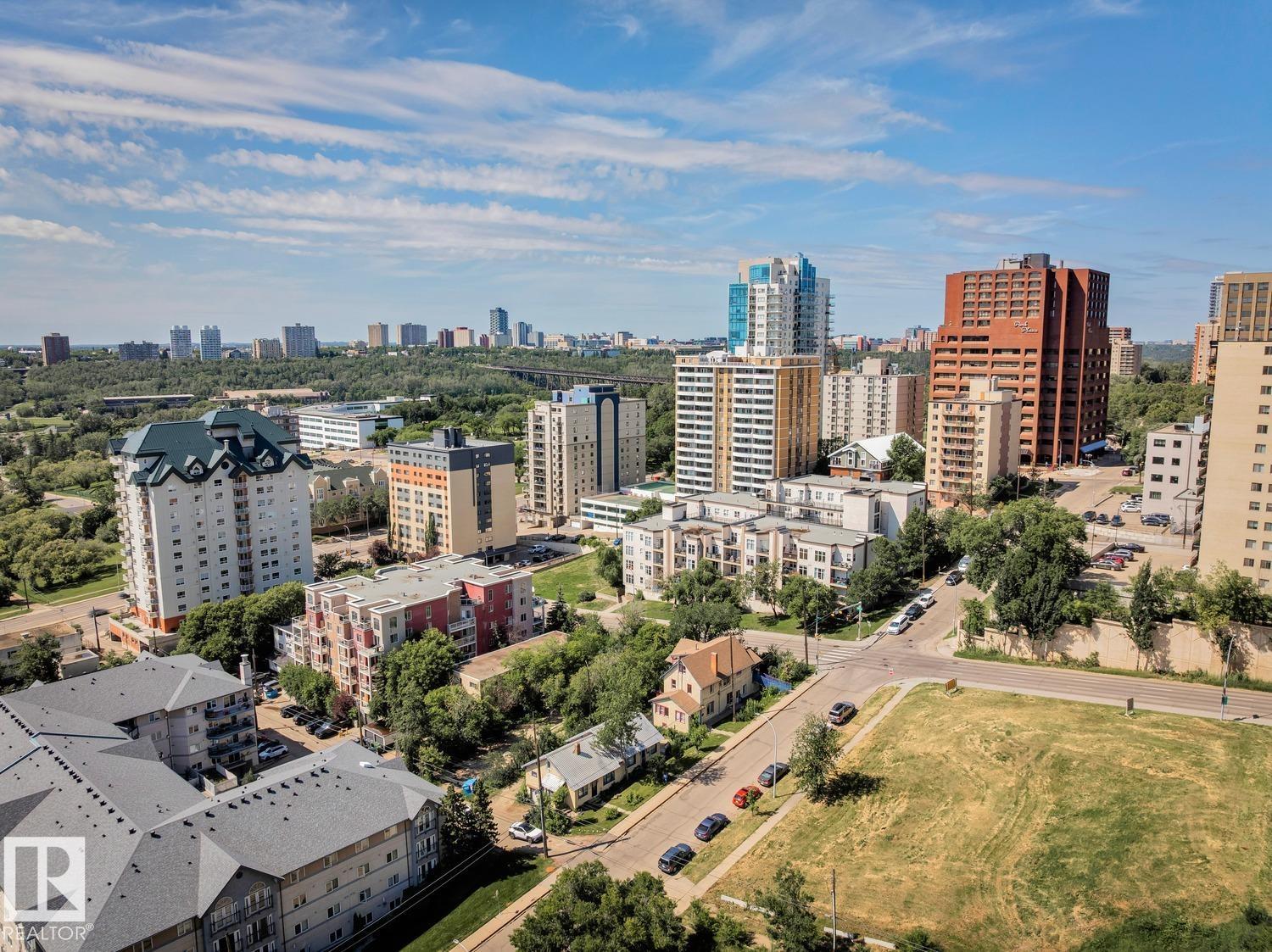 https://zimg.paragon.ice.com/ParagonImages/Property/PM/RAE/225411018/22/0/0/0720fdbe81739667de149de81d3a355e/1/158a9ae98042674d5a2f59e34b7ab0ed/225411018-ac2d6355-fba4-4313-b580-f187db4069f6.JPG