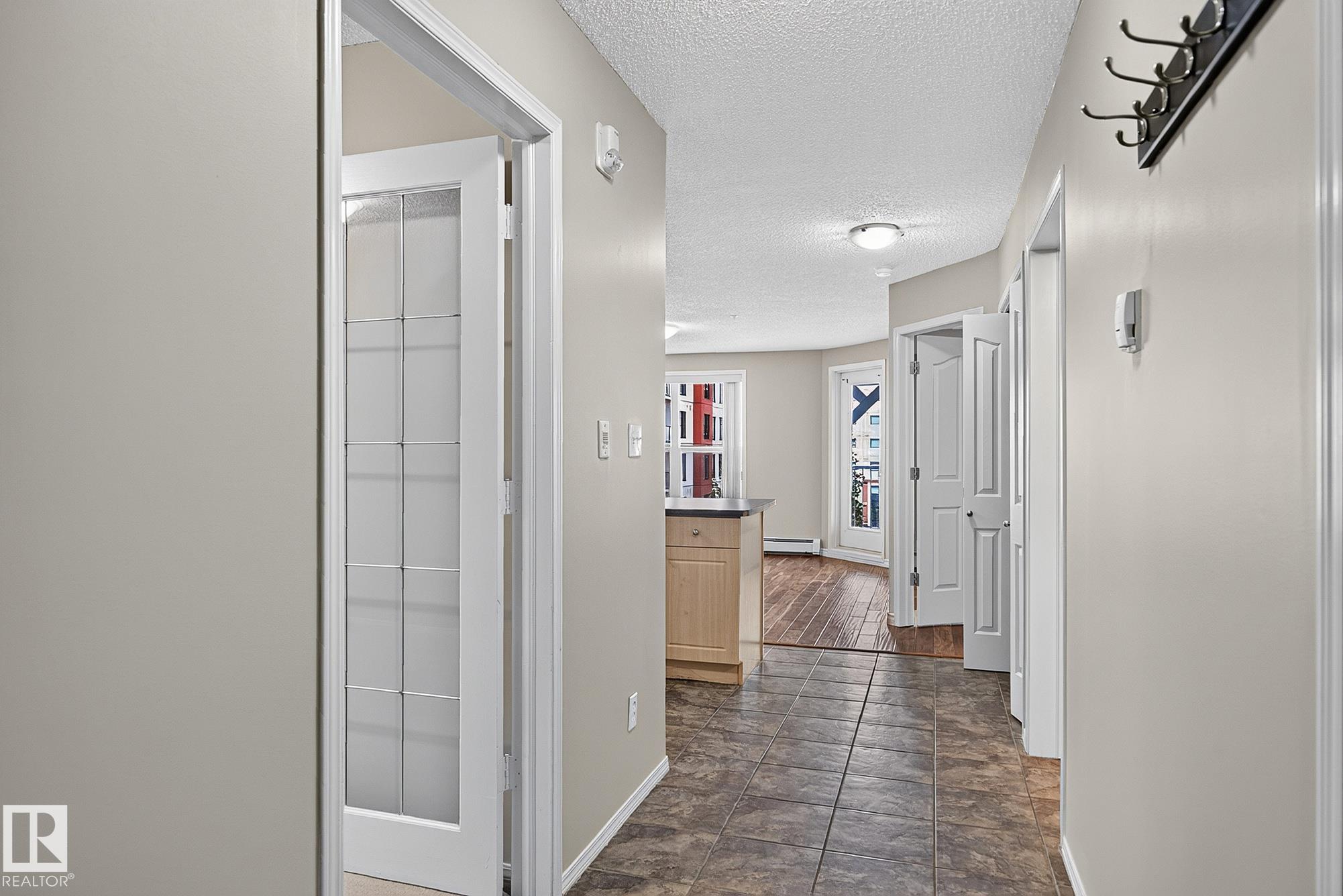 https://zimg.paragon.ice.com/ParagonImages/Property/PM/RAE/225411041/6/0/0/6ace12bcd0c6fc23eb06c529665efead/1/d453f6727f475e69fac8de2d46fca686/225411041-d788a873-aa1d-4549-a184-63097867f8f8.JPG