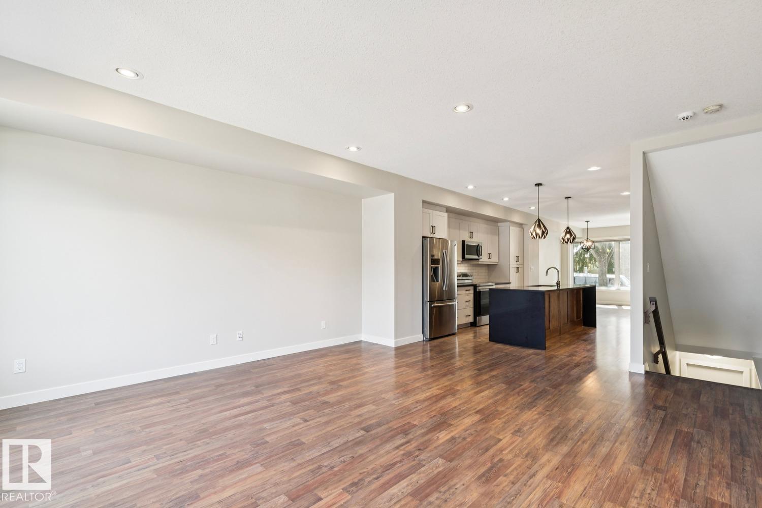 https://zimg.paragon.ice.com/ParagonImages/Property/PM/RAE/225411050/12/0/0/a84262473aa065b856d48d2b73c6beb0/1/74c1b026148a8678a640cb756b2ba2d2/225411050-f2907c19-a495-4f48-86cf-77419fd9d418.JPG