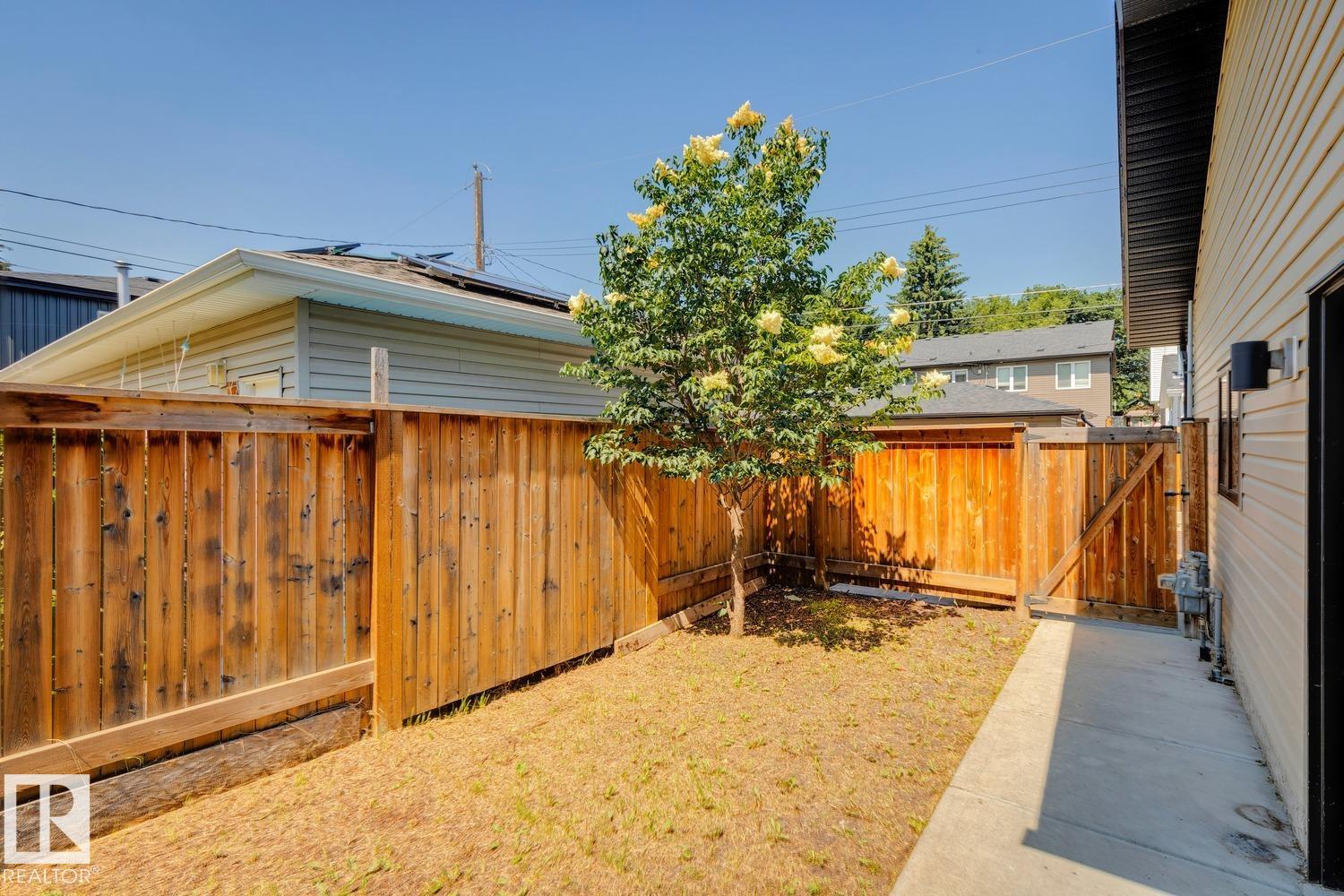https://zimg.paragon.ice.com/ParagonImages/Property/PM/RAE/225411050/38/0/0/1cf2d5a79fabed8e9f4221241c08022d/1/74c1b026148a8678a640cb756b2ba2d2/225411050-06531a4b-07a2-4cfd-a142-42195e35d274.JPG