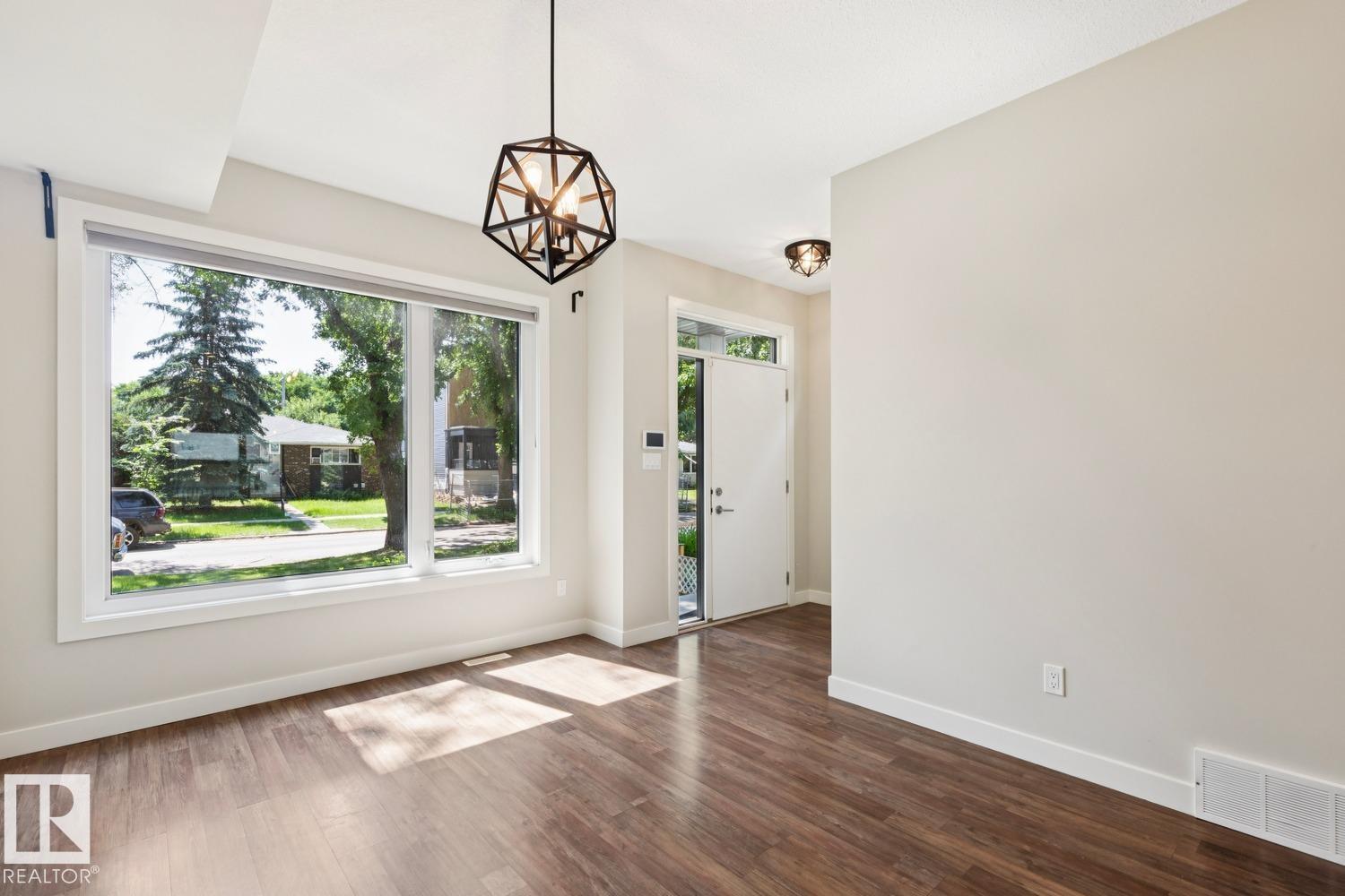 https://zimg.paragon.ice.com/ParagonImages/Property/PM/RAE/225411050/4/0/0/5958423f61a7d3593be6219f50e8df9f/1/74c1b026148a8678a640cb756b2ba2d2/225411050-c28aac37-fe2f-41e4-a4a4-bd83a419aa05.JPG