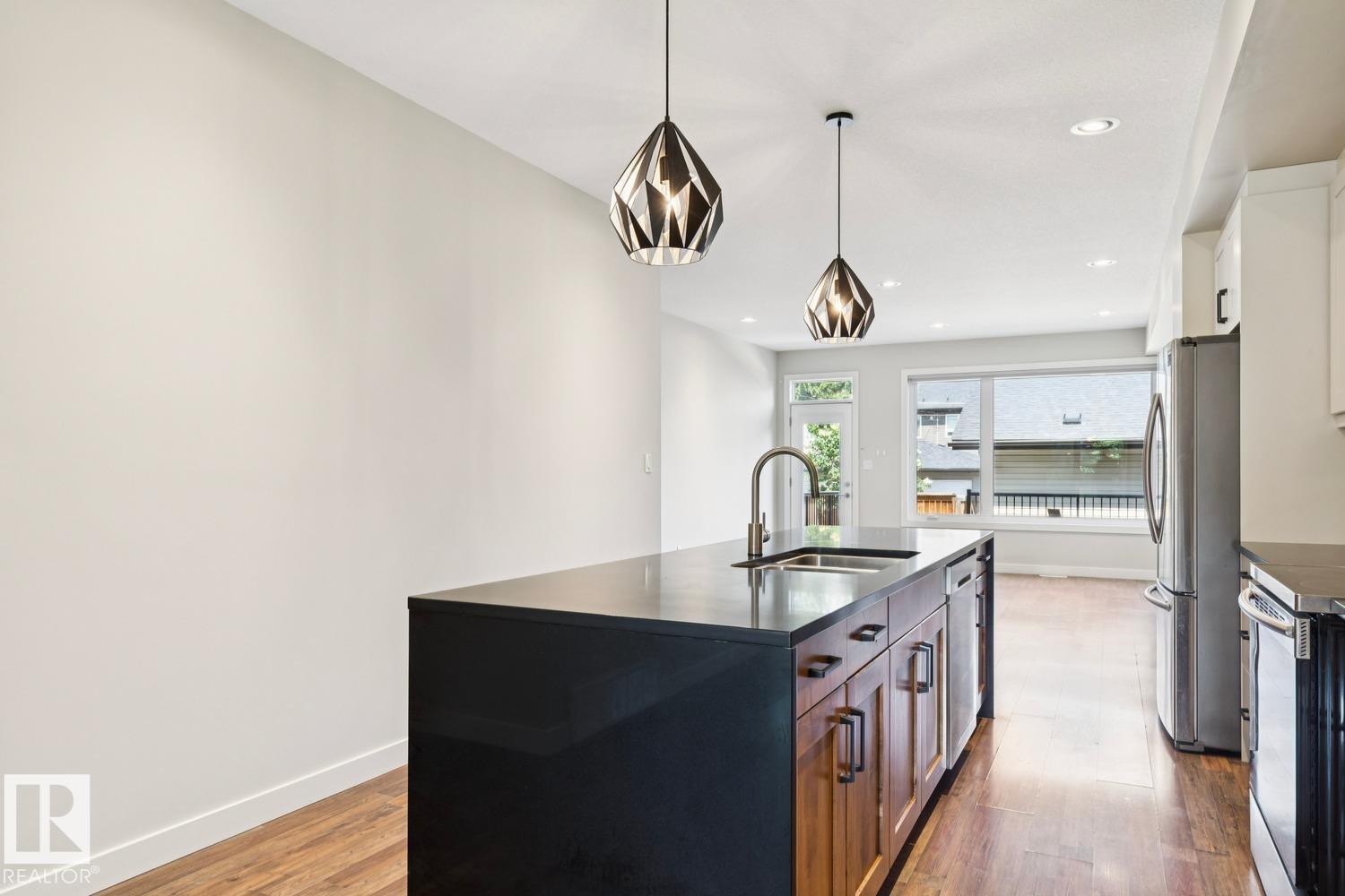 https://zimg.paragon.ice.com/ParagonImages/Property/PM/RAE/225411050/5/0/0/1be3d214972ea6d76019b8dfa5cf666d/1/74c1b026148a8678a640cb756b2ba2d2/225411050-faf8e606-56a8-46b0-a4c9-cec79cb30487.JPG
