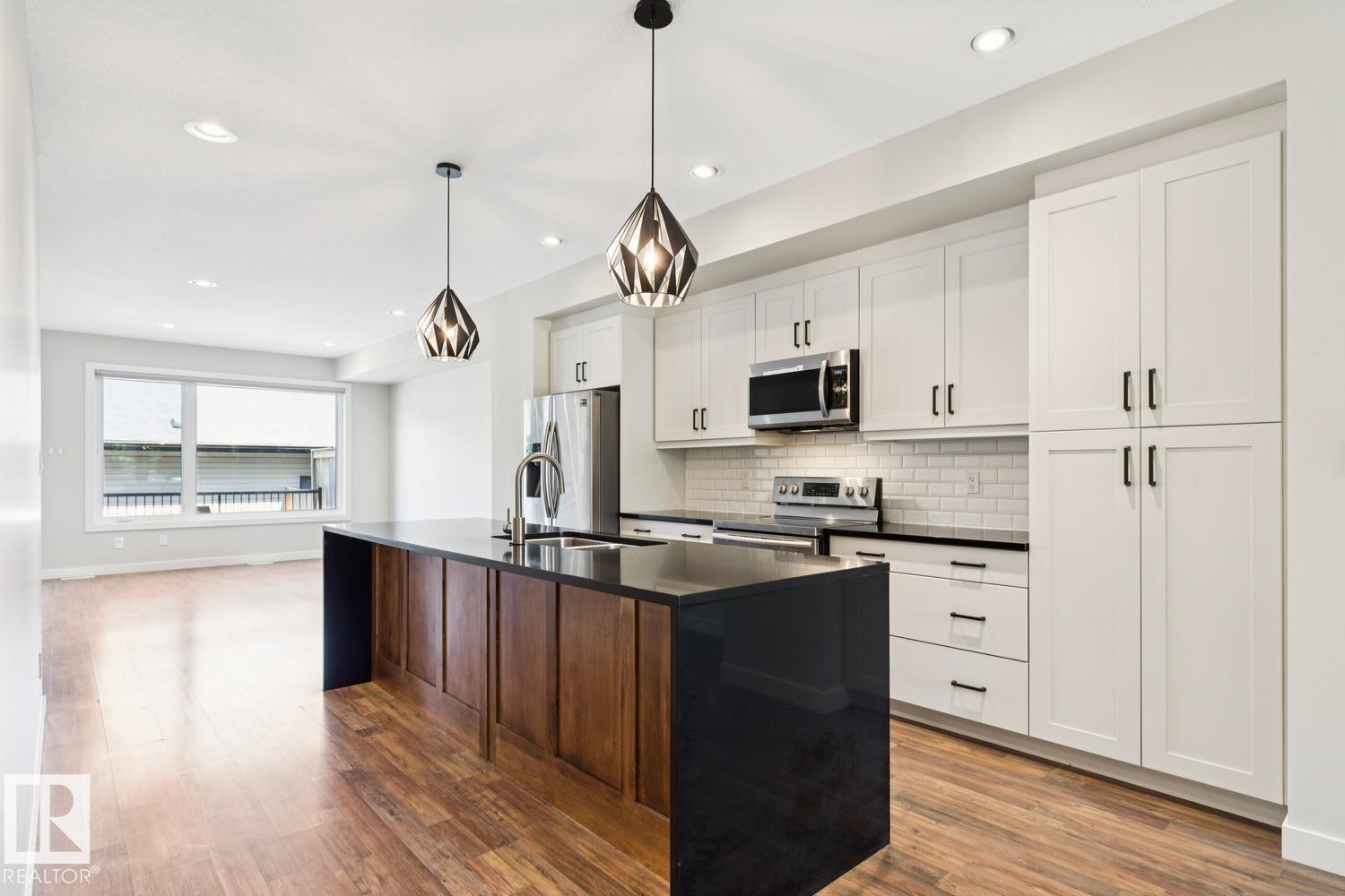 https://zimg.paragon.ice.com/ParagonImages/Property/PM/RAE/225411050/6/0/0/3777b5d18c308ef3379c86961c967497/1/74c1b026148a8678a640cb756b2ba2d2/225411050-cc498e92-0eb1-447d-838d-d5cc7dbd097f.JPG
