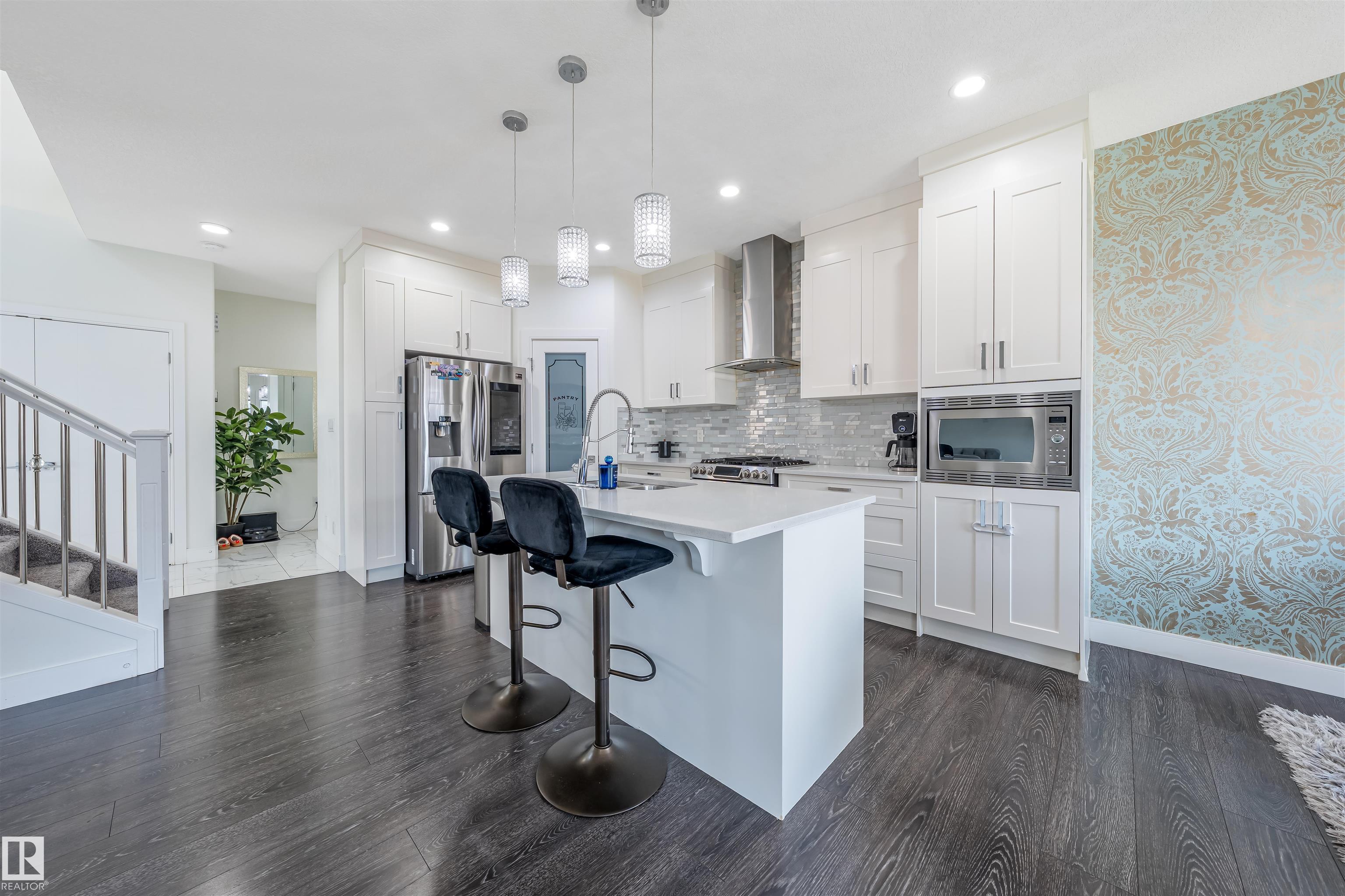 https://zimg.paragon.ice.com/ParagonImages/Property/PM/RAE/225411070/15/0/0/a507c4d8345bac0fe91793a0b52b4544/1/1ee0ef579b785e8c716e4575539ced44/225411070-87146dae-6b5b-48e3-b44d-4372f25c6d20.JPG