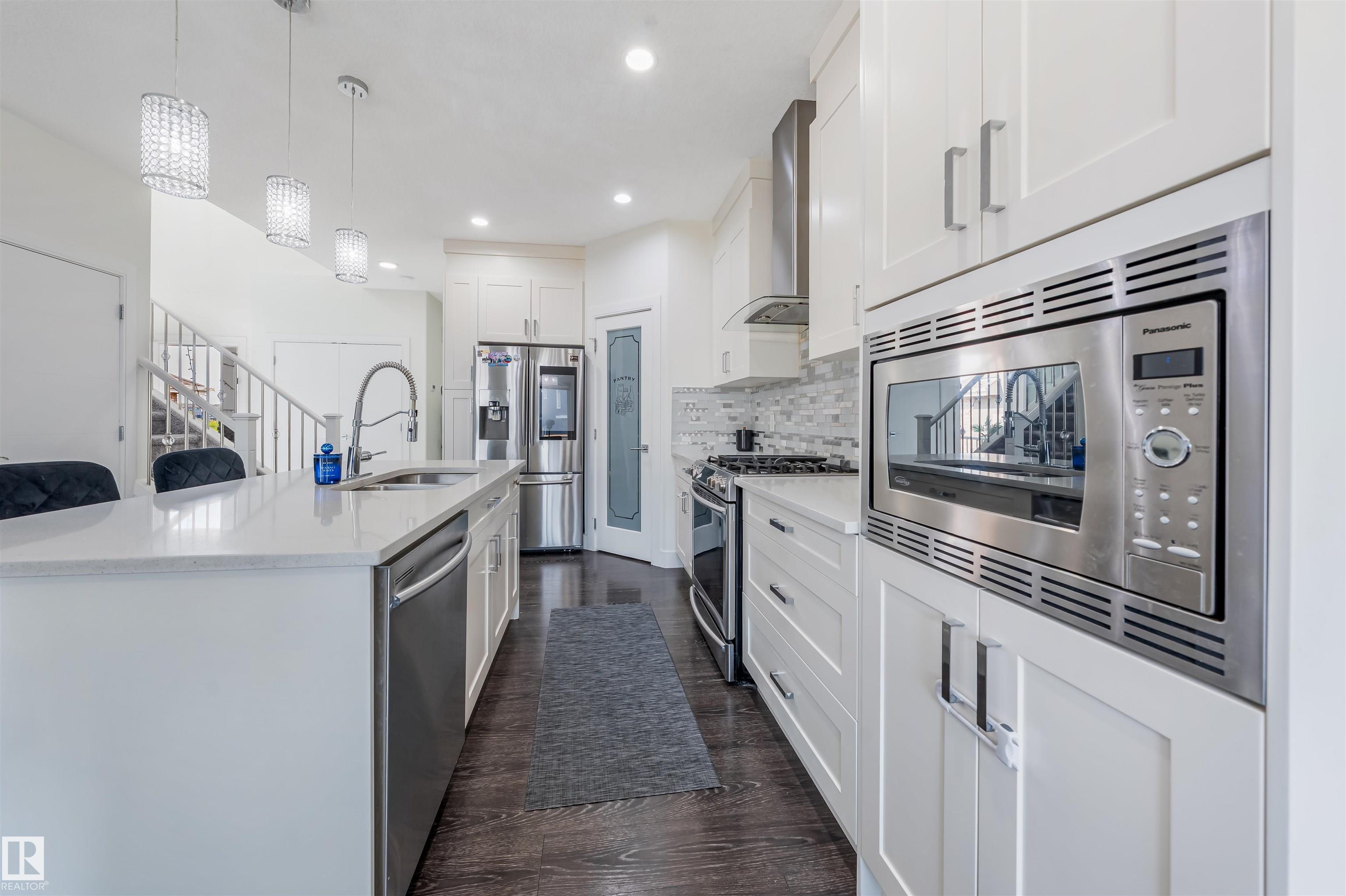 https://zimg.paragon.ice.com/ParagonImages/Property/PM/RAE/225411070/16/0/0/8566668424f3ddbd7fb137c9ace814eb/1/1ee0ef579b785e8c716e4575539ced44/225411070-a849d3e1-dad3-45e4-8c5f-0b3643834fca.JPG