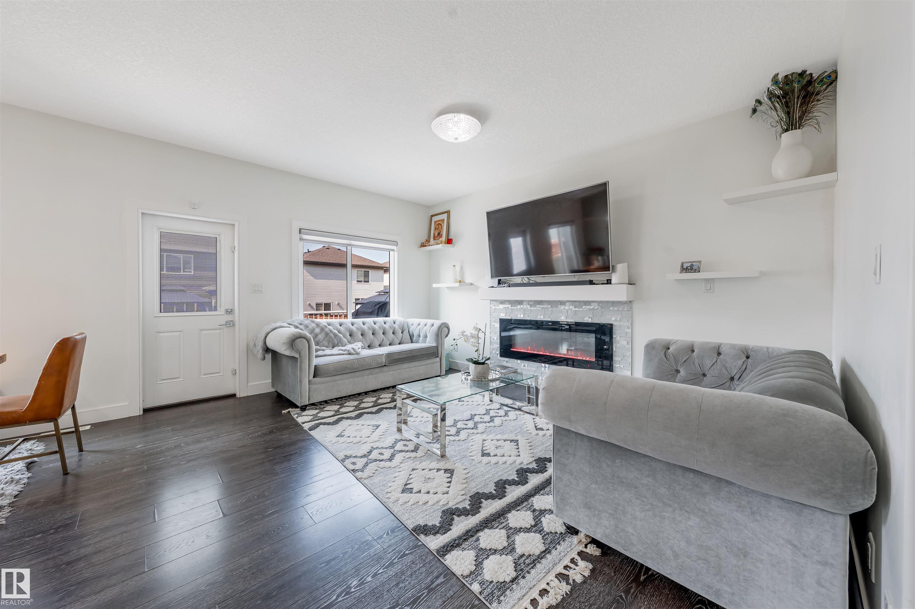 https://zimg.paragon.ice.com/ParagonImages/Property/PM/RAE/225411070/20/0/0/7e2c73a43de4d60bbde9210bf0b87881/1/1ee0ef579b785e8c716e4575539ced44/225411070-bce74012-8069-4a57-863d-290ed5c0388e.JPG