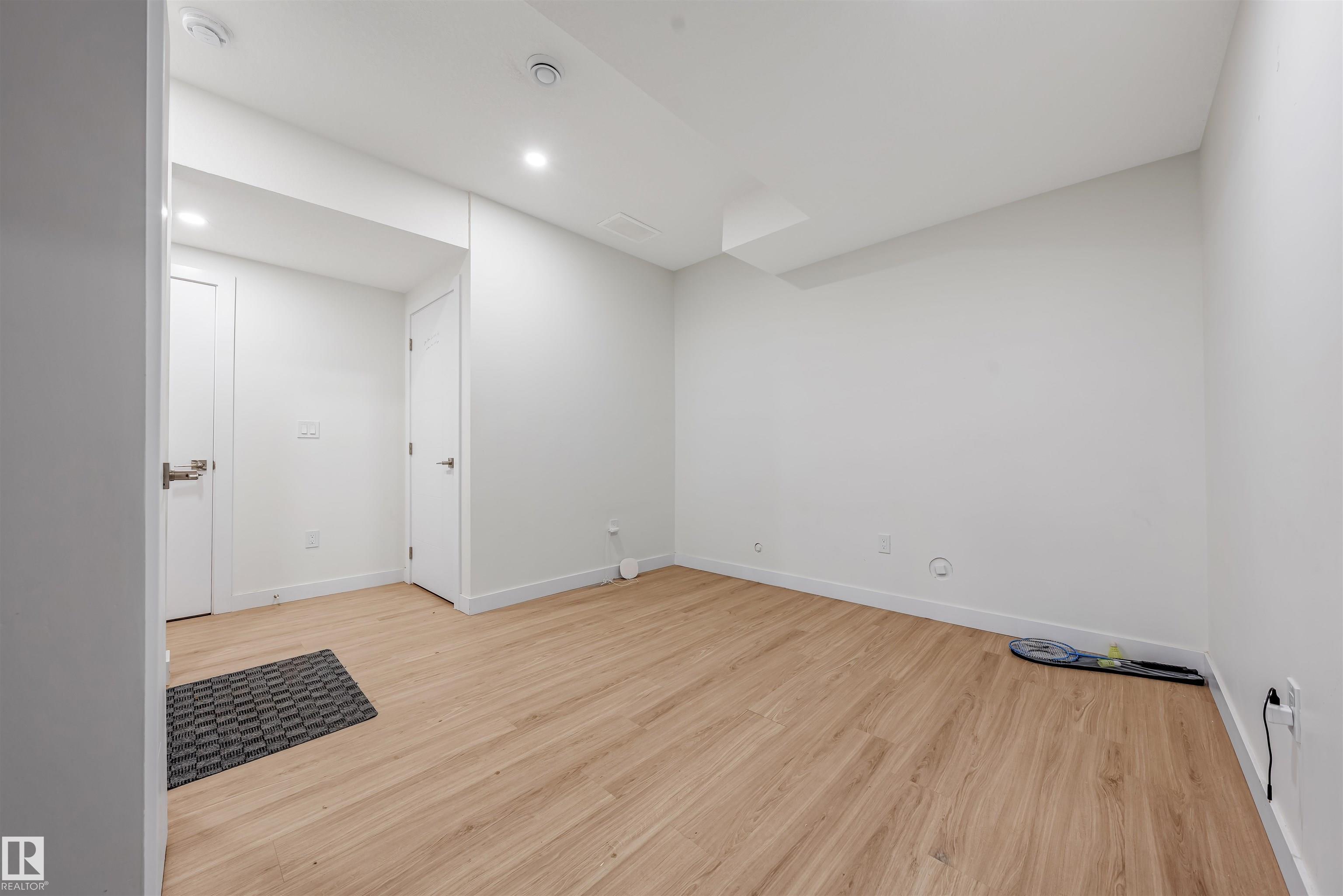 https://zimg.paragon.ice.com/ParagonImages/Property/PM/RAE/225411070/42/0/0/506e610ef23f5c66b776777d672b816d/1/1ee0ef579b785e8c716e4575539ced44/225411070-471246a6-b823-4c81-9572-72448dfa6397.JPG