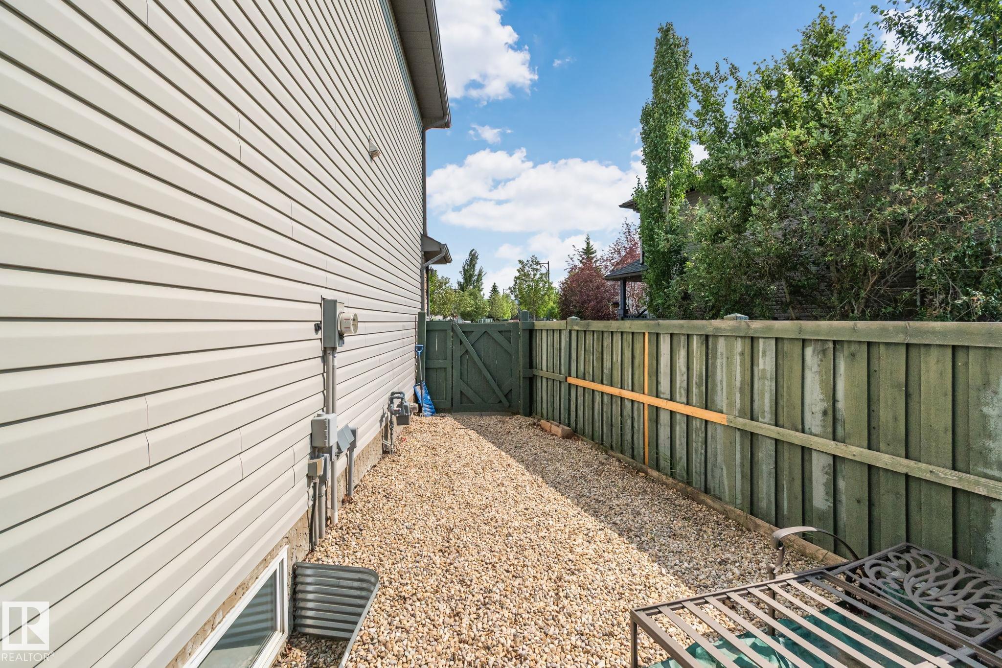 https://zimg.paragon.ice.com/ParagonImages/Property/PM/RAE/225411071/30/0/0/a1f1df96008a3b9263872ea19290d469/1/a067840b8e64915a5517c9dd9ecc7f1e/225411071-04e22da5-5980-4492-b6b5-6567d391a766.JPG