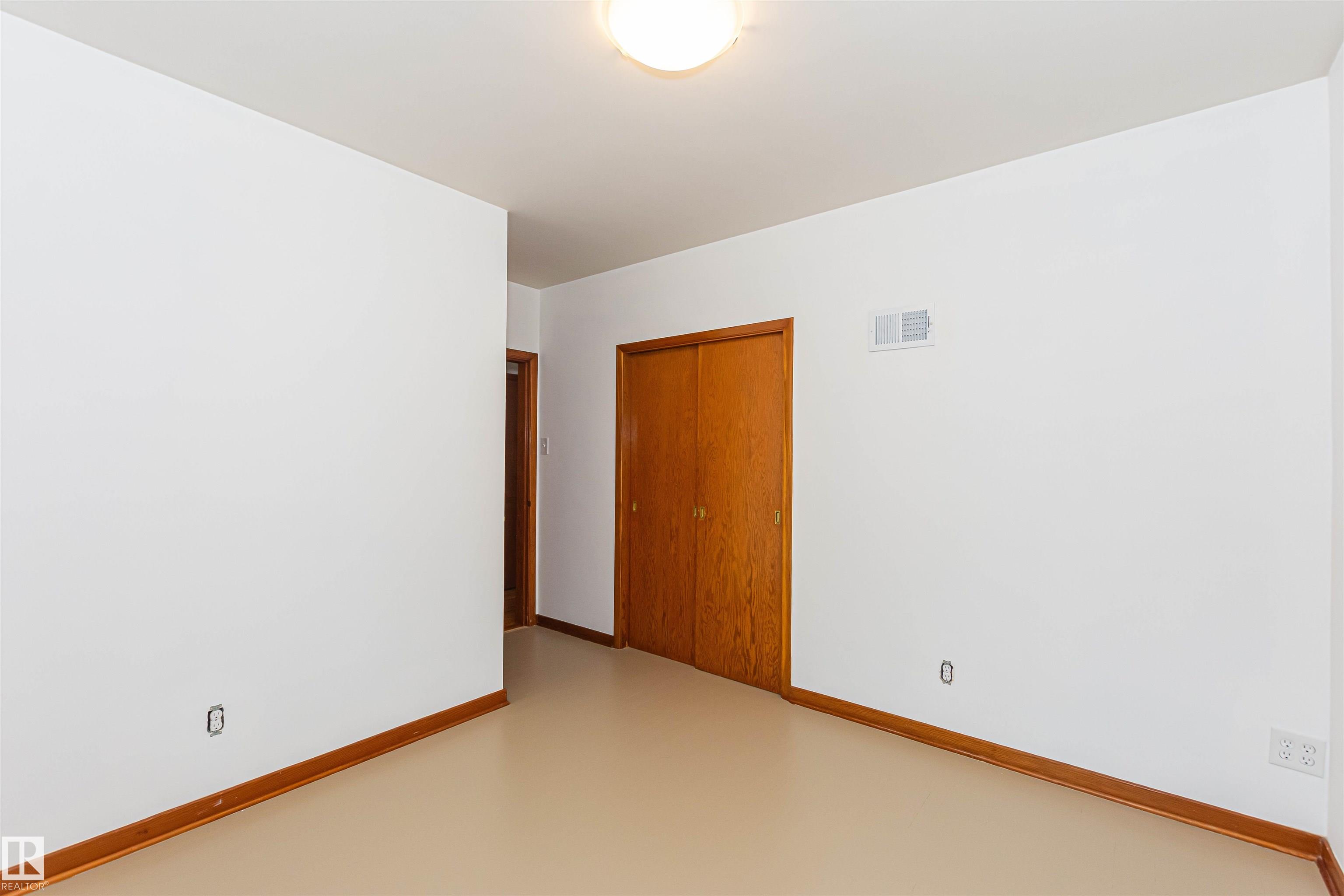 https://zimg.paragon.ice.com/ParagonImages/Property/PM/RAE/225411112/19/0/0/86d534bbf3e8d0d5b0fb9aaa98b62f93/1/613c25bbab398d05845f49a803000649/225411112-c883e675-fa42-4c20-a13c-d0d2ff9723fa.JPG