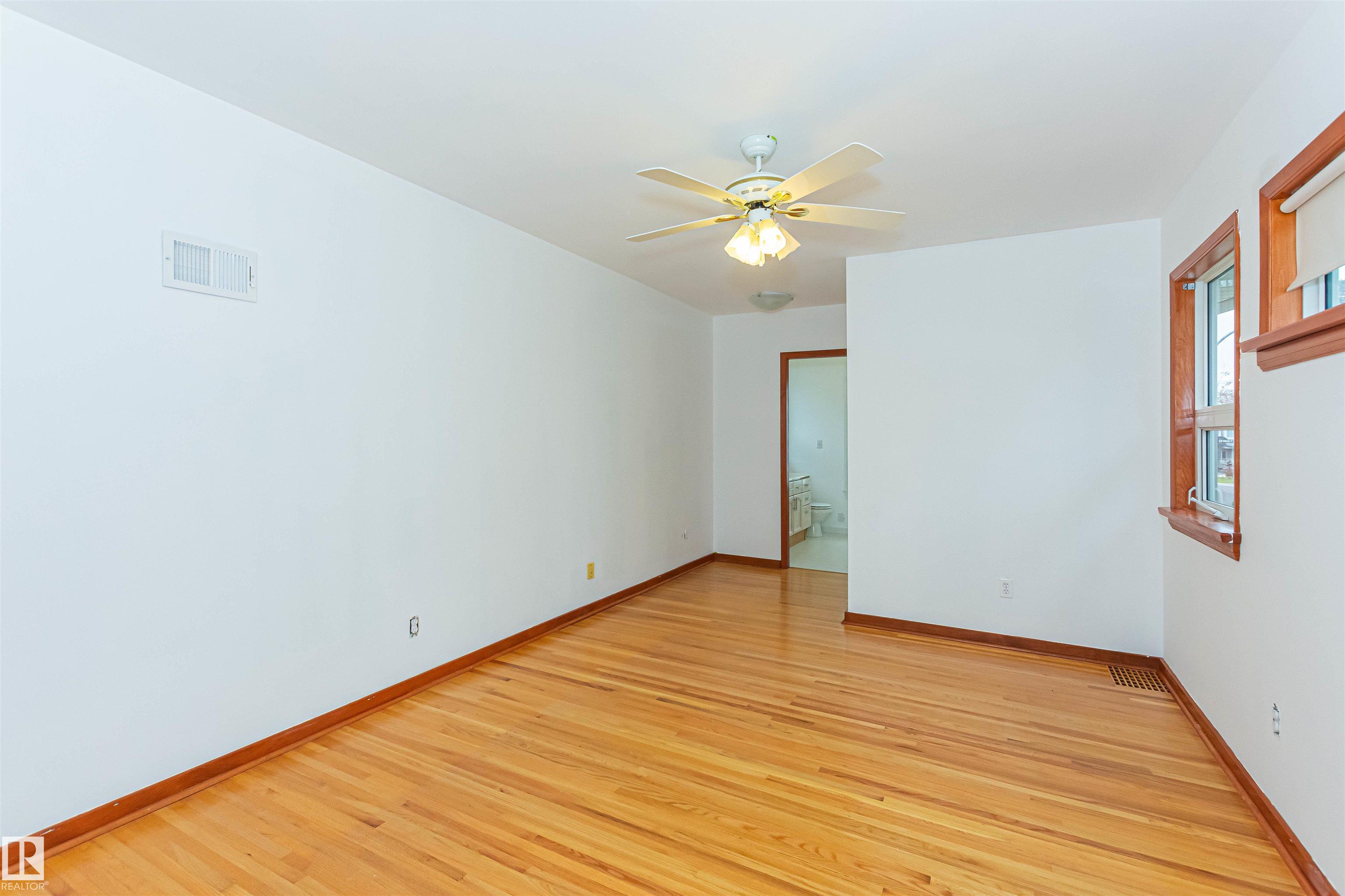 https://zimg.paragon.ice.com/ParagonImages/Property/PM/RAE/225411112/24/0/0/fd90d837e1a1de070532fa6a2acdae6c/1/613c25bbab398d05845f49a803000649/225411112-57f844bf-6d3b-438d-a0b9-e4c5ebd833ab.JPG