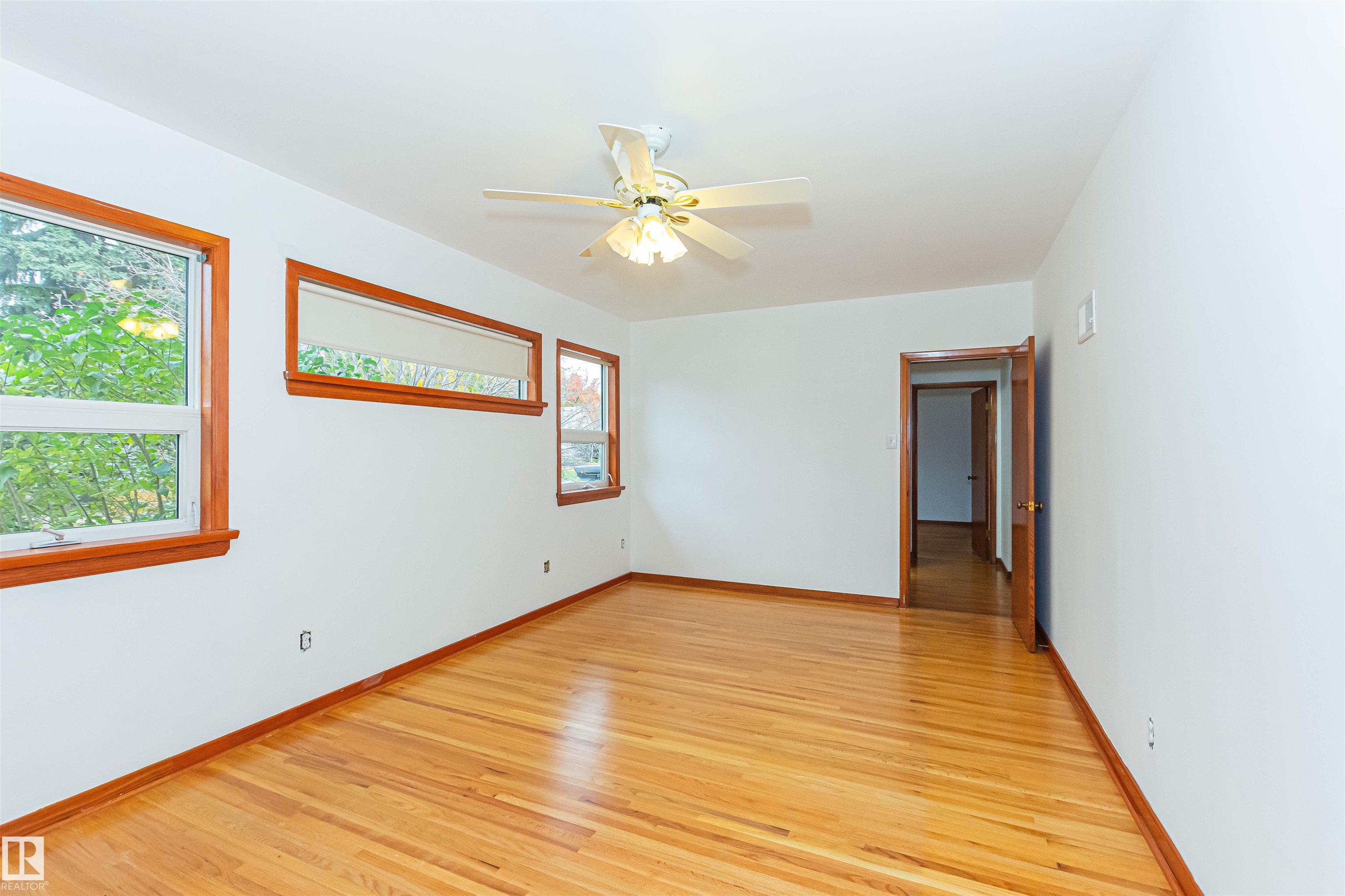 https://zimg.paragon.ice.com/ParagonImages/Property/PM/RAE/225411112/25/0/0/43143290bb8327291ae96d5f6e3356d4/1/613c25bbab398d05845f49a803000649/225411112-3c251c7c-9d32-422c-95b8-9495678a5ff6.JPG