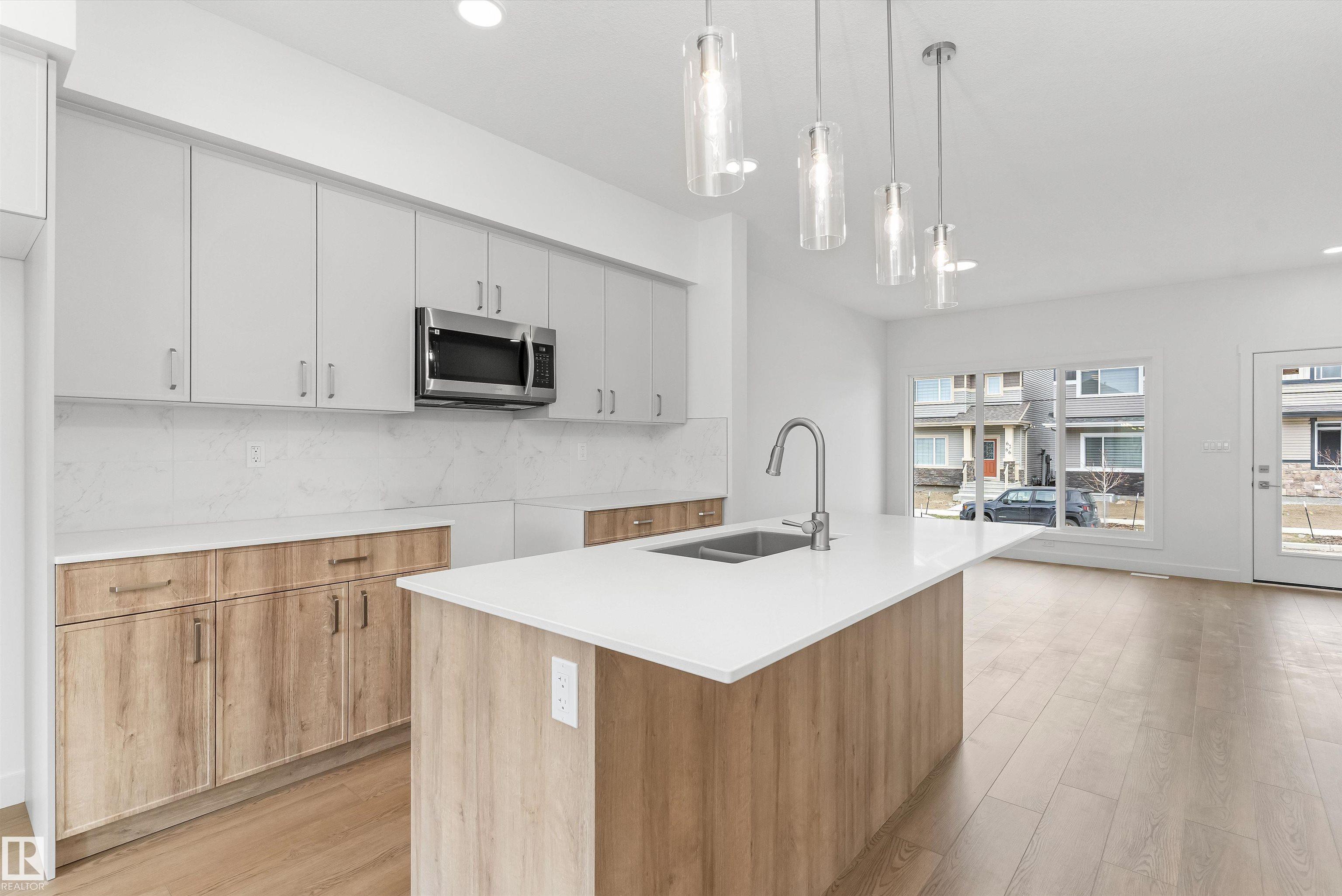 https://zimg.paragon.ice.com/ParagonImages/Property/PM/RAE/225411128/12/0/0/142889d7aedecfea0a4cae38678c468d/1/acc19734d48b19ecb54d448a65662960/225411128-d6852b93-1262-474d-be80-b63ba91d5a8f.JPG