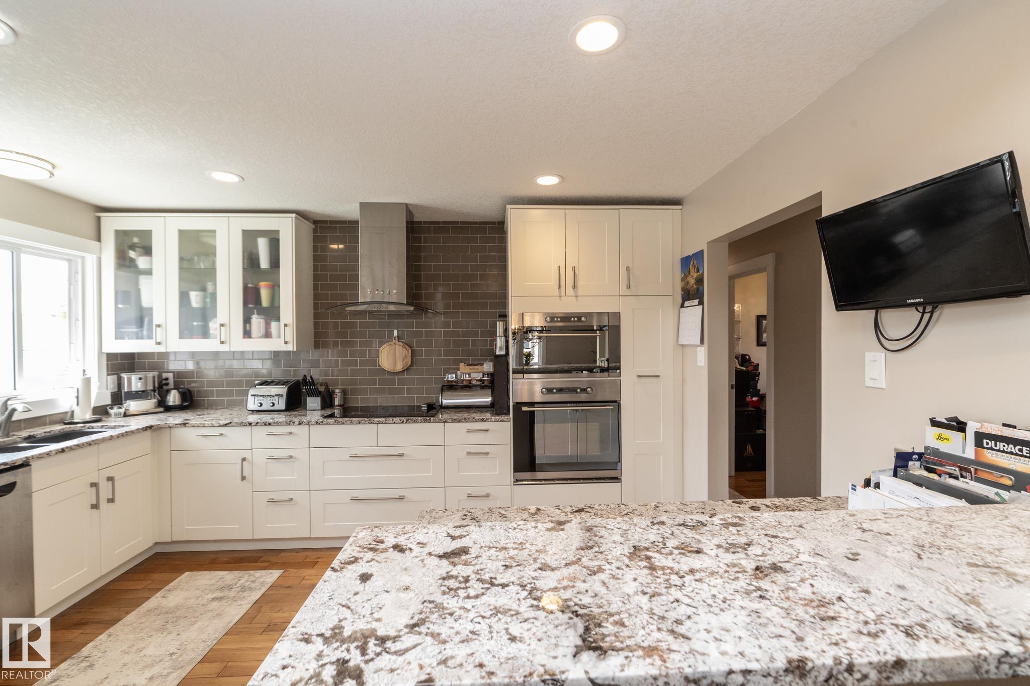 https://zimg.paragon.ice.com/ParagonImages/Property/PM/RAE/225411131/15/0/0/d21592cf28cc186bc2a0411df24d7938/1/32c3e51ddbd7263d76ddf8b9481e4bd5/225411131-63f1a9d5-1df7-44f9-b0b0-1ed4f69427f6.JPG