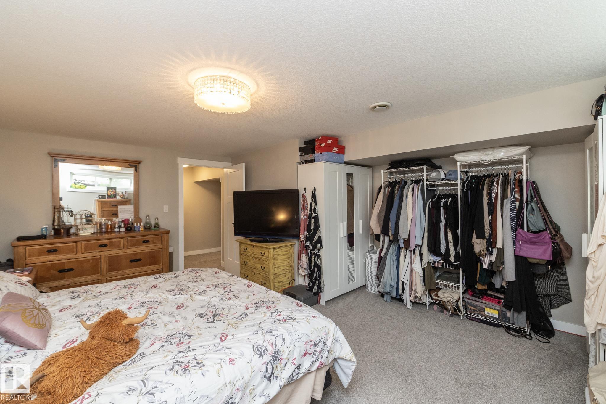 https://zimg.paragon.ice.com/ParagonImages/Property/PM/RAE/225411131/42/0/0/f97559cd50928d1ec61cceb8a71c5483/1/32c3e51ddbd7263d76ddf8b9481e4bd5/225411131-645e8562-6af3-4419-9473-3ec6190a2c71.JPG
