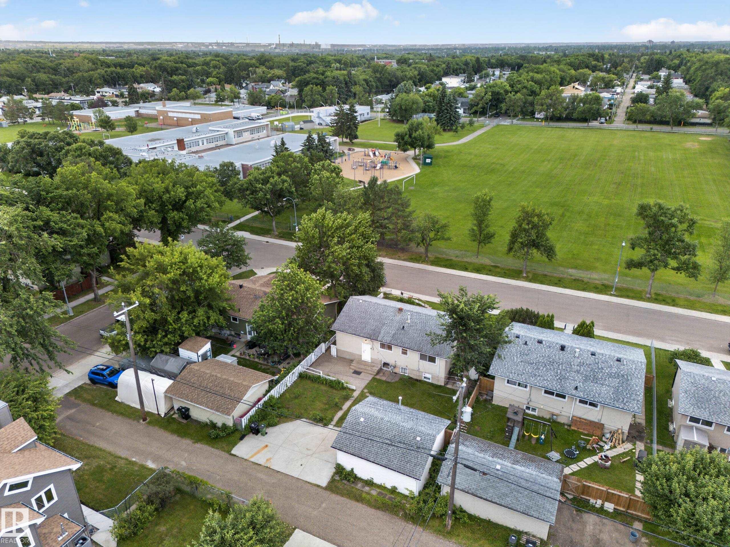https://zimg.paragon.ice.com/ParagonImages/Property/PM/RAE/225411131/74/0/0/4c40f216bc445e19f47f51cc58f36d81/1/32c3e51ddbd7263d76ddf8b9481e4bd5/225411131-1e7549a6-d15f-400e-87f2-fa96dea286a9.JPG