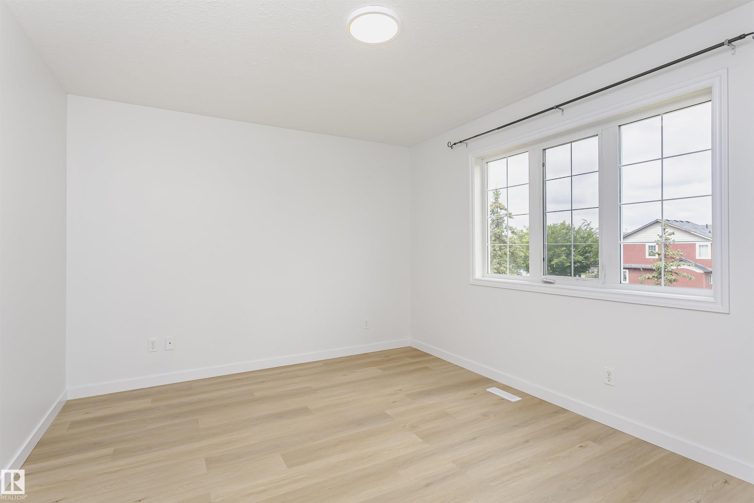 Photo 23 at 37 Suntree Promenade, Suntree, Leduc