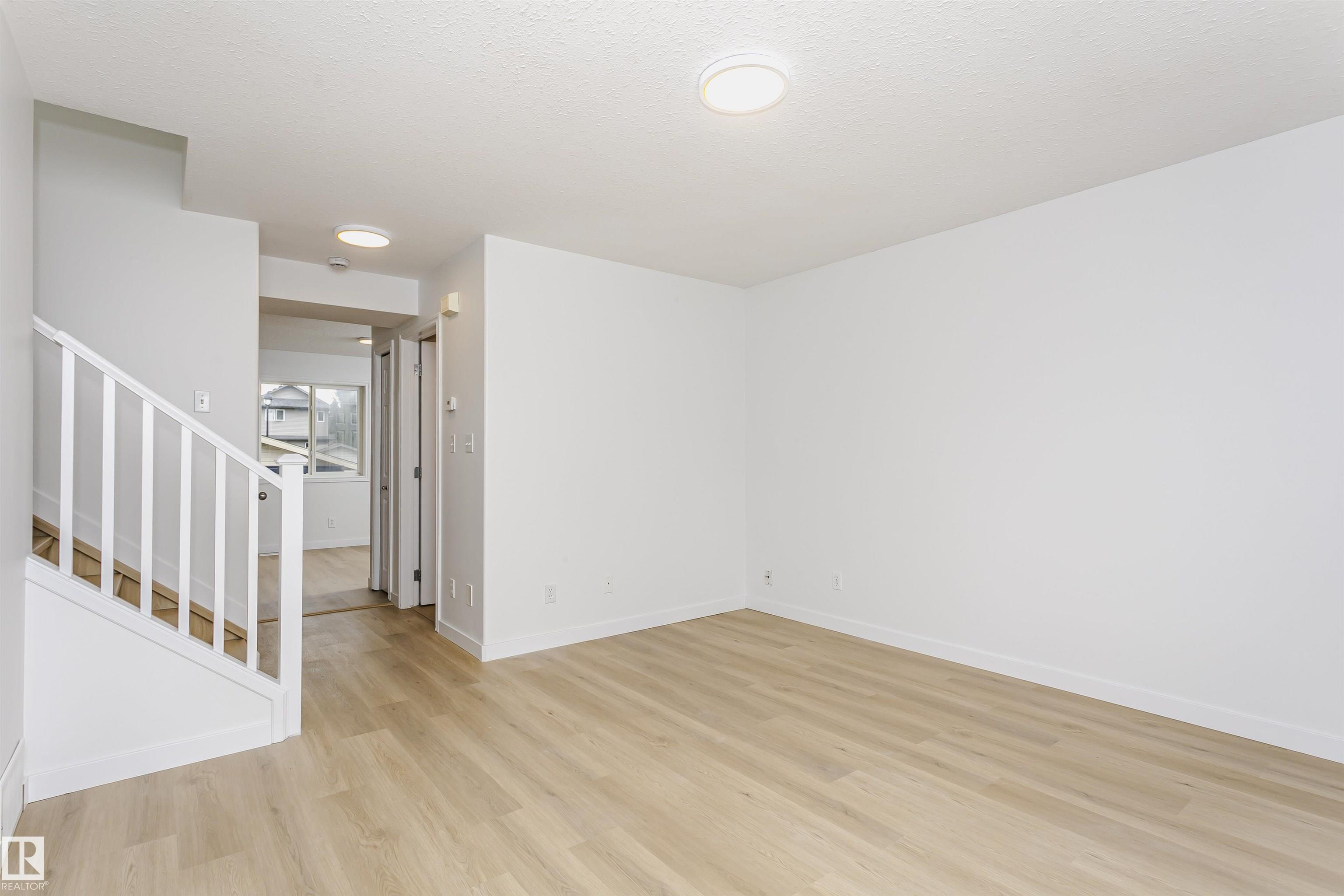 Photo 10 at 37 Suntree Promenade, Suntree, Leduc