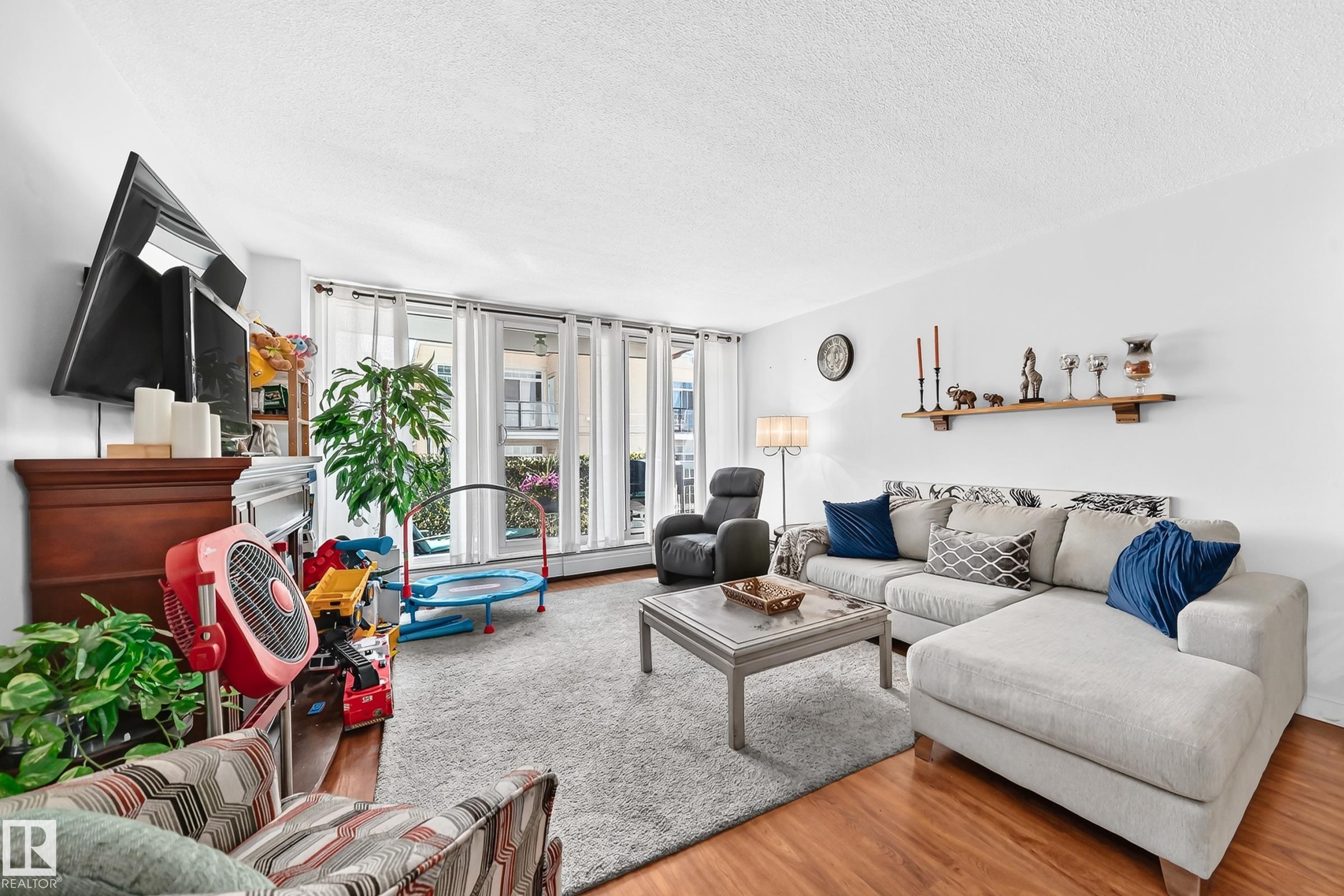 407 - 9835 113 Street NW, Wîhkwêntôwin, Edmonton