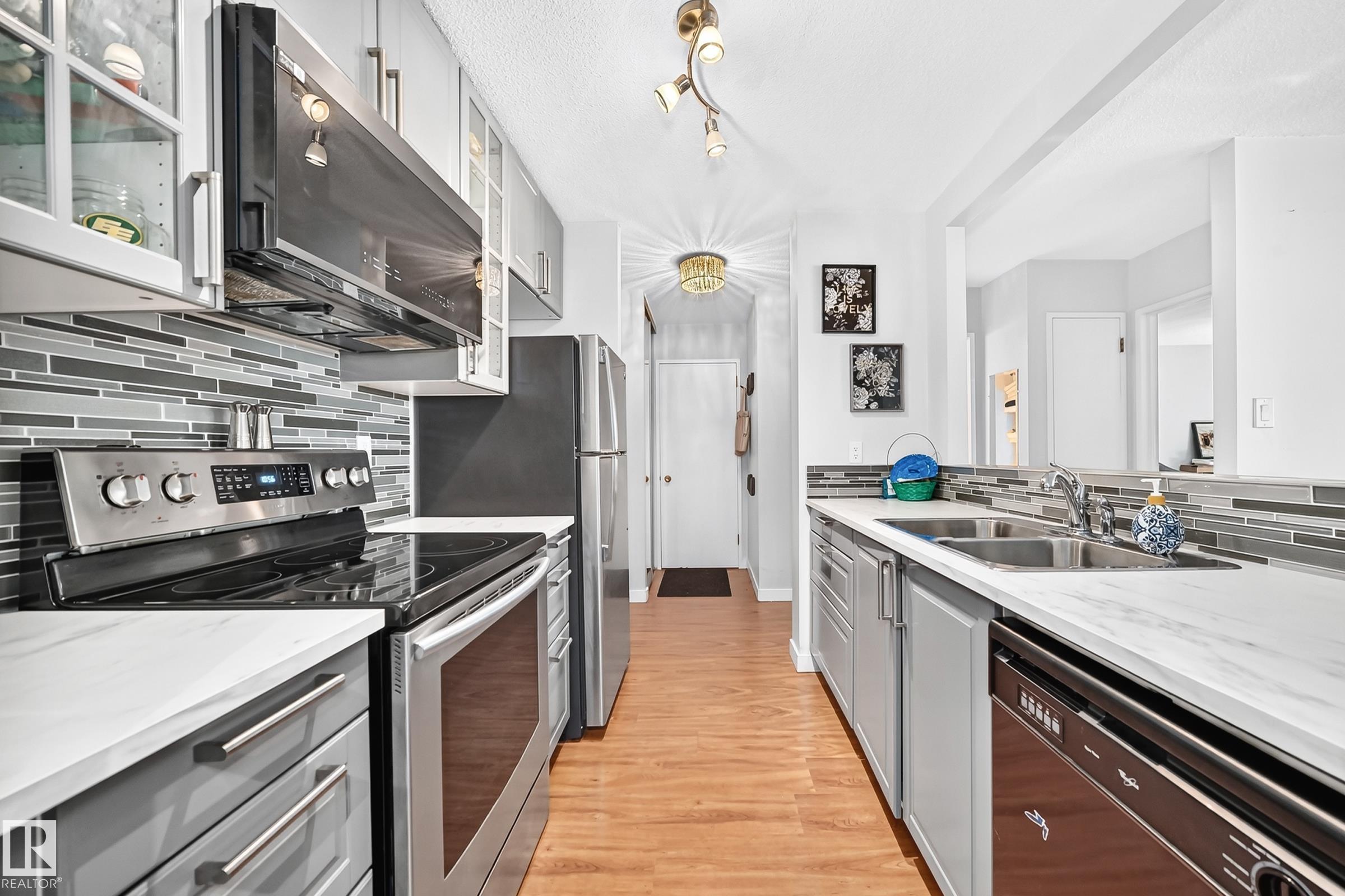Photo 9 at 407 - 9835 113 Street NW, Wîhkwêntôwin, Edmonton
