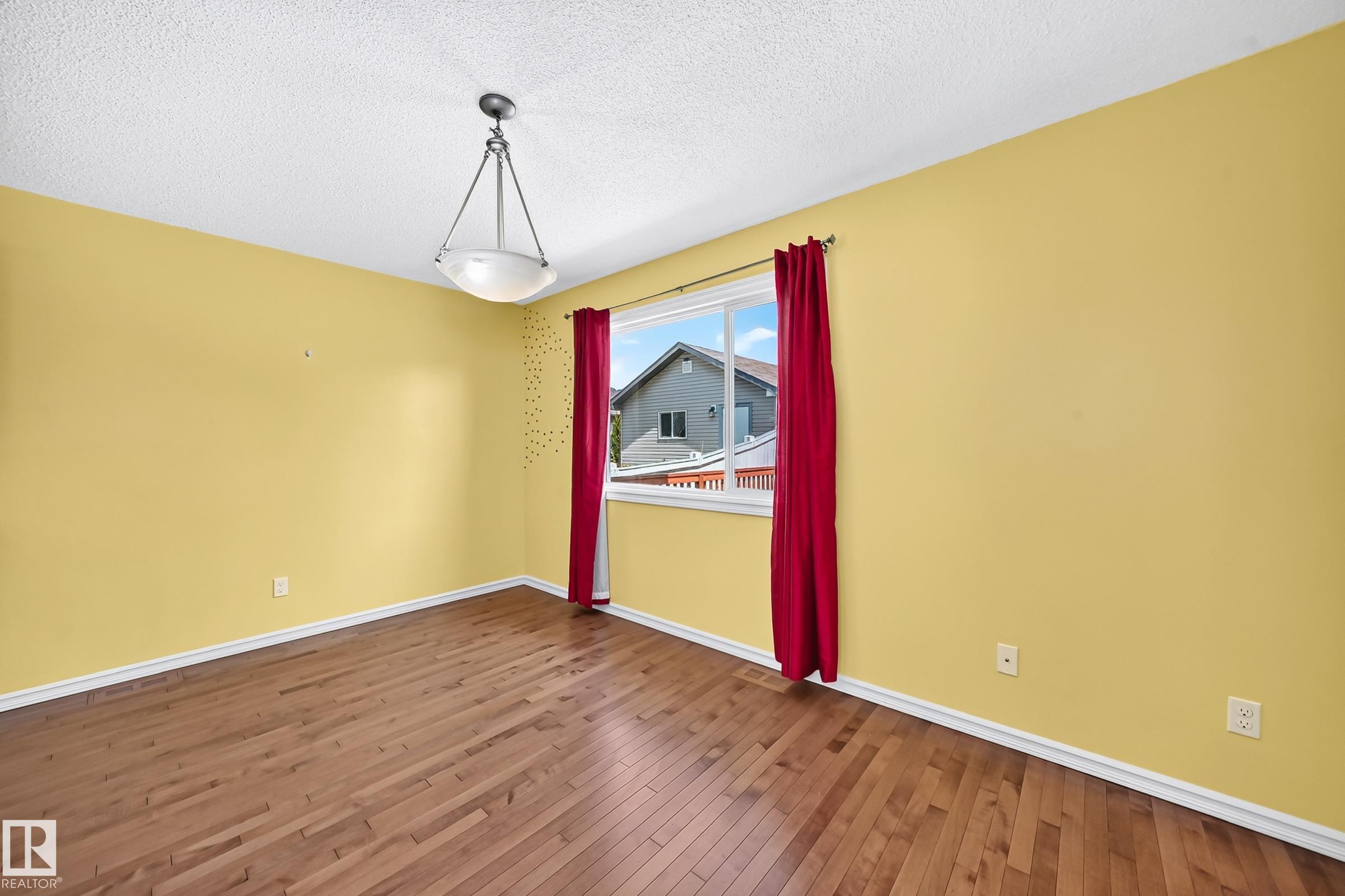 https://zimg.paragon.ice.com/ParagonImages/Property/PM/RAE/225411191/14/0/0/75129d4a5f8255dbd7e5704f4cfd1466/1/ccf0a0f44feb6281788876856bda74bd/225411191-261b49b9-39a2-4aa9-8d3a-94496affae39.JPG