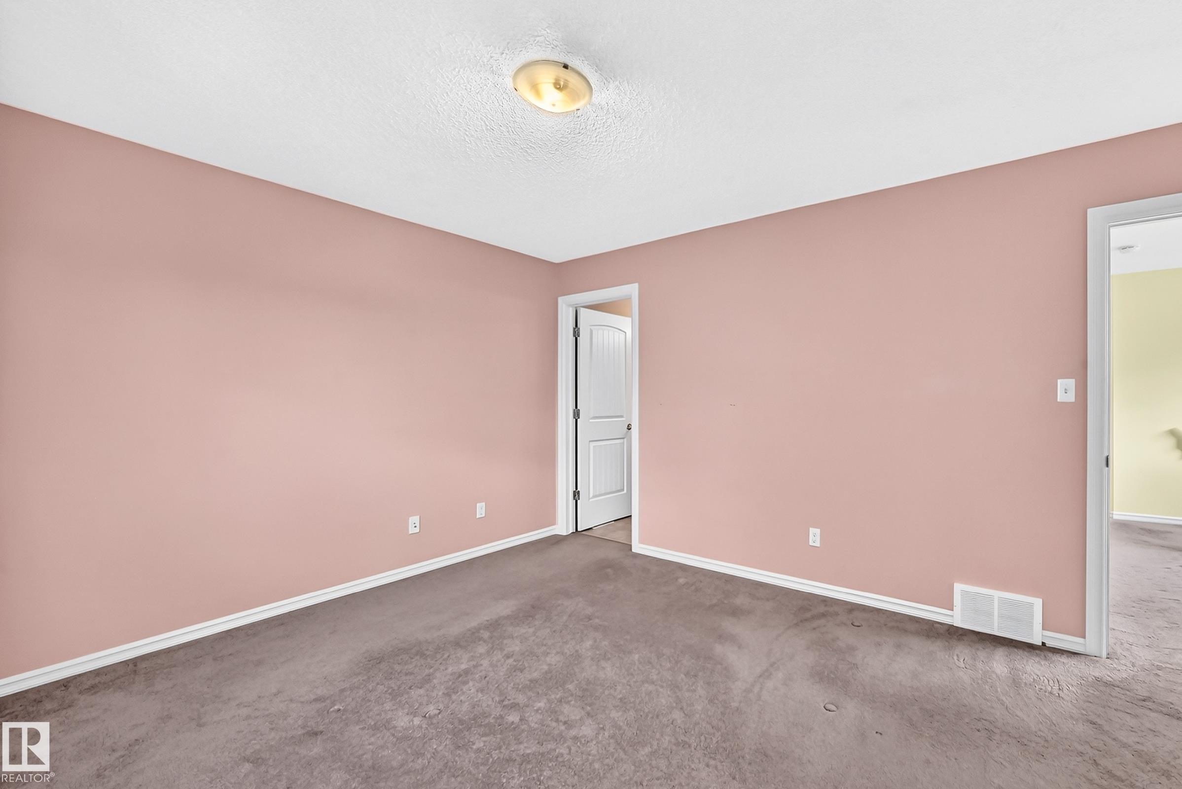 https://zimg.paragon.ice.com/ParagonImages/Property/PM/RAE/225411191/27/0/0/d27a385bc3dd394a60635f4183fa42c6/1/ccf0a0f44feb6281788876856bda74bd/225411191-c6e70d13-d752-4e18-9546-f4b32eee9c63.JPG