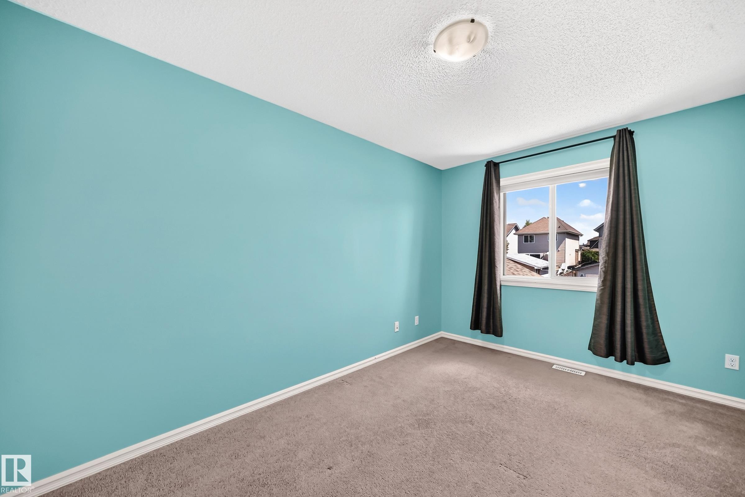https://zimg.paragon.ice.com/ParagonImages/Property/PM/RAE/225411191/35/0/0/3983fee8e0c9ad11862e02bdc21d4879/1/ccf0a0f44feb6281788876856bda74bd/225411191-9b02e242-486b-4804-b6f0-a7f343e55a25.JPG