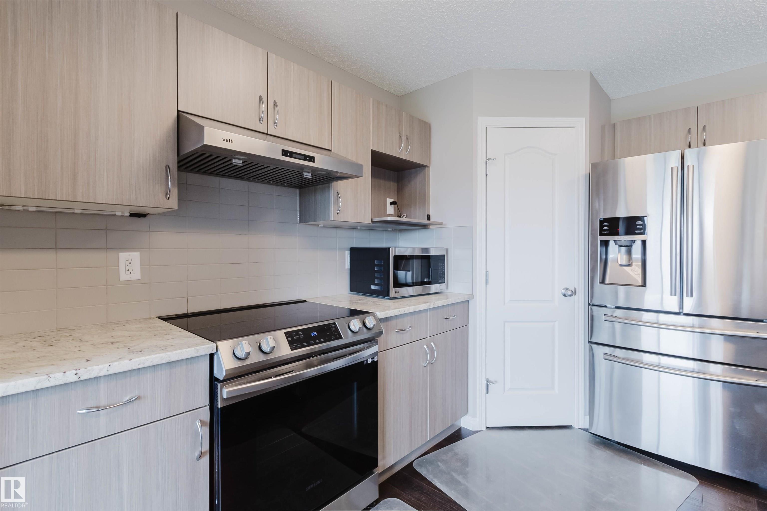 Photo 10 at 16627 18 Avenue SW, Glenridding Heights, Edmonton