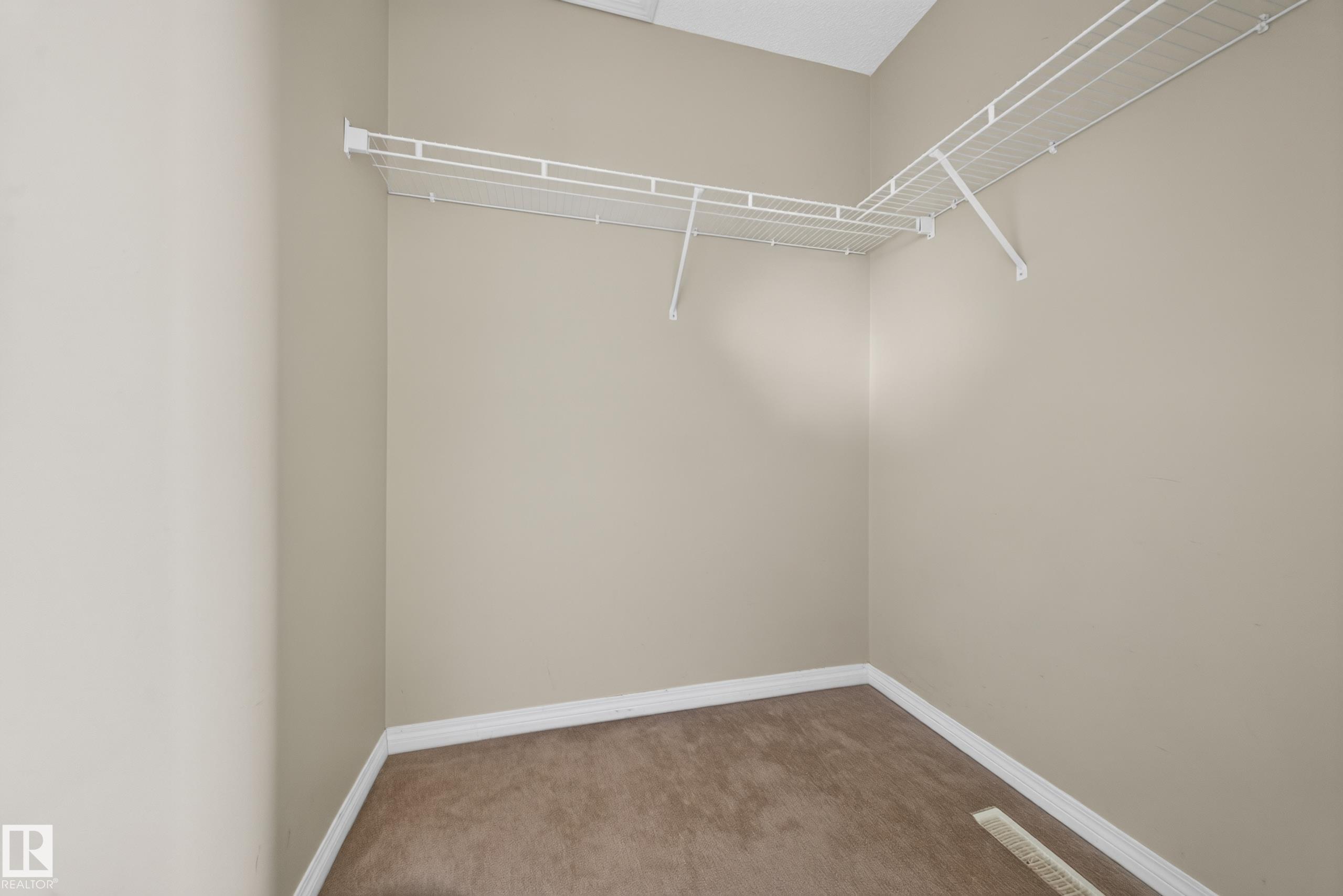 https://zimg.paragon.ice.com/ParagonImages/Property/PM/RAE/225411217/26/0/0/b5f8bb78ed2a4767eac0c3c0de450b88/1/51baba0c83560a1fe7dff4c6d92d7c4e/225411217-7bbeb89f-32e2-4997-8228-abefd4384948.JPG