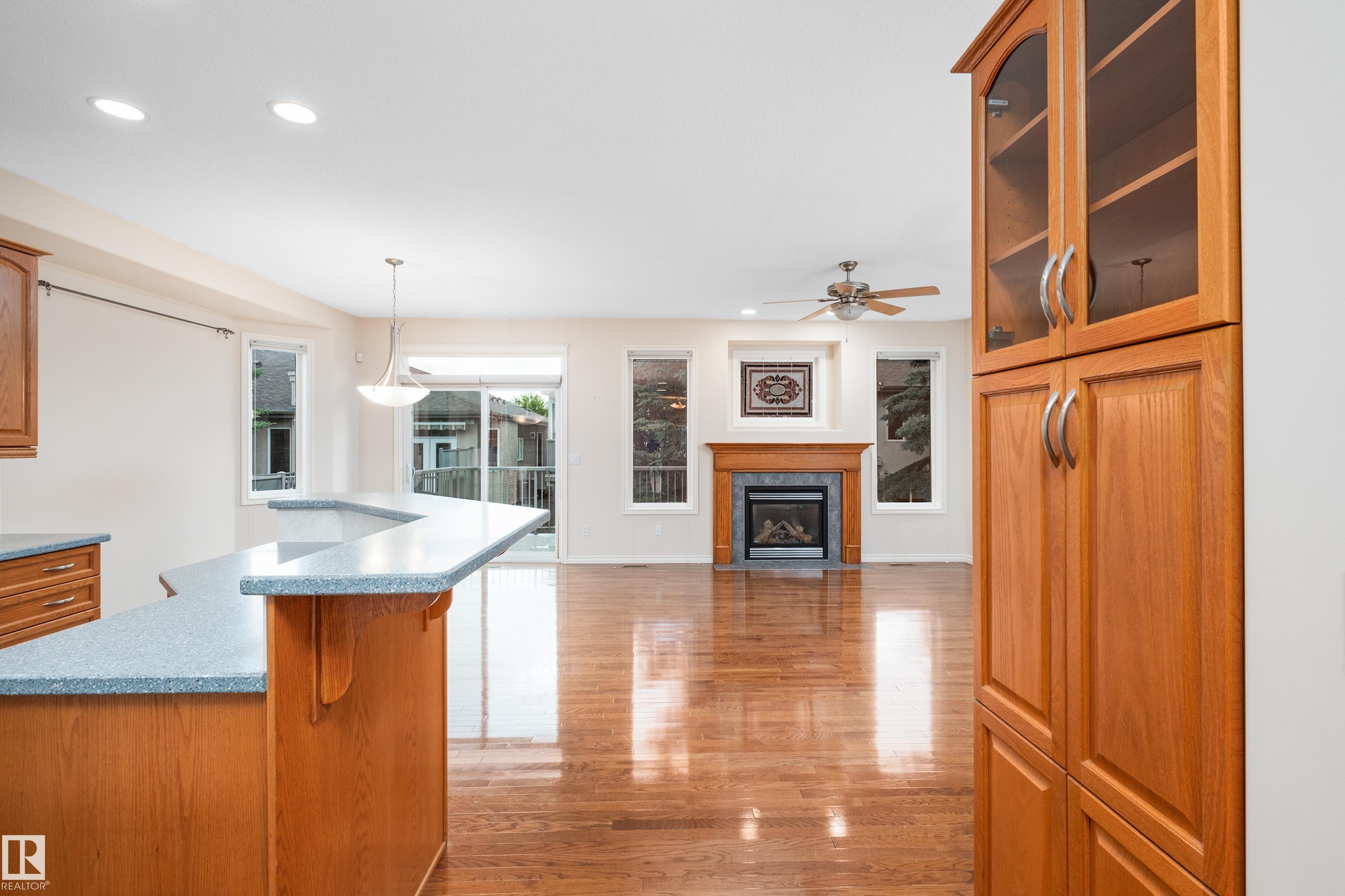 https://zimg.paragon.ice.com/ParagonImages/Property/PM/RAE/225411220/16/0/0/8afba725b73e24621399bcafccdf7ca3/1/8be9281aaa727008cb18758944945194/225411220-77a85229-e1f7-488d-90cf-af02c223e56f.JPG