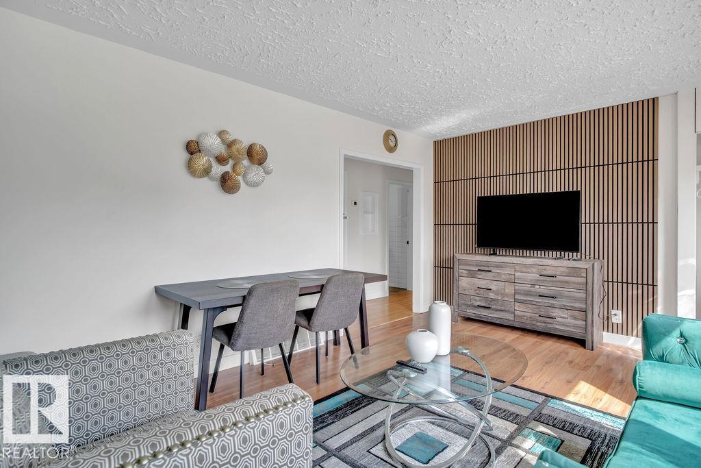 https://zimg.paragon.ice.com/ParagonImages/Property/PM/RAE/225411230/8/0/0/d4aaf574a806905311882fe981a12d15/1/efae2ed395b02c04b3cc5c02d92edfa1/225411230-946DE21F-2484-45FB-8522-82FF90D5CC63.JPG