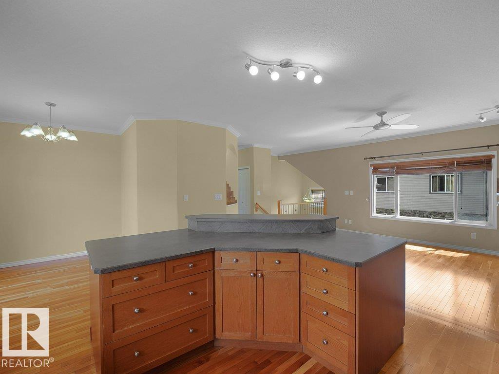 https://zimg.paragon.ice.com/ParagonImages/Property/PM/RAE/225411240/11/0/0/b42fbd22abe74259ff07ee9a47a58b01/1/7896bb72e6bcca6ce2b8de4a39b98a50/225411240-5e451916-9c8b-41a6-99c1-33024ce134d5.JPG