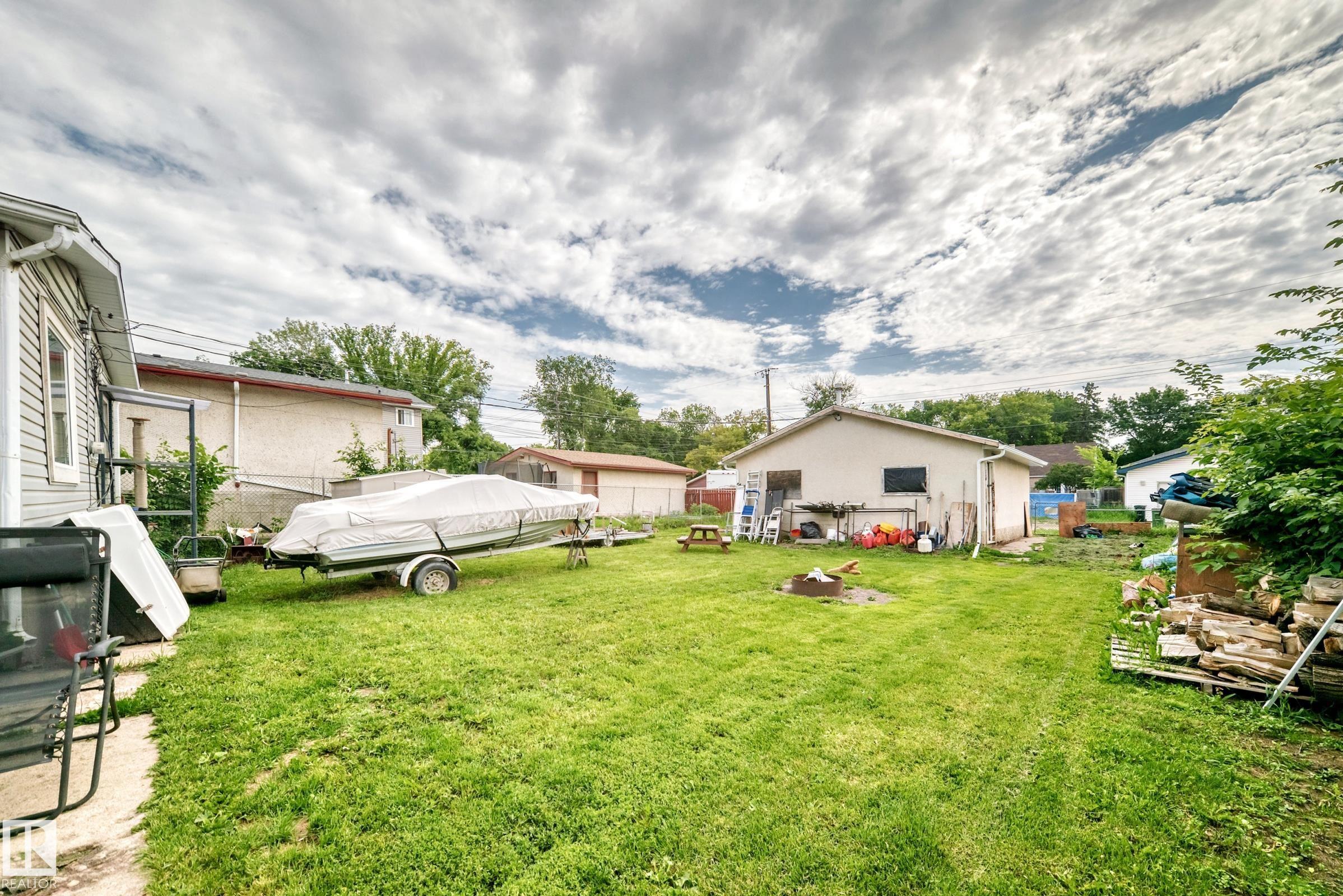 Photo 37 at 11939 89 Street NW, Eastwood, Edmonton