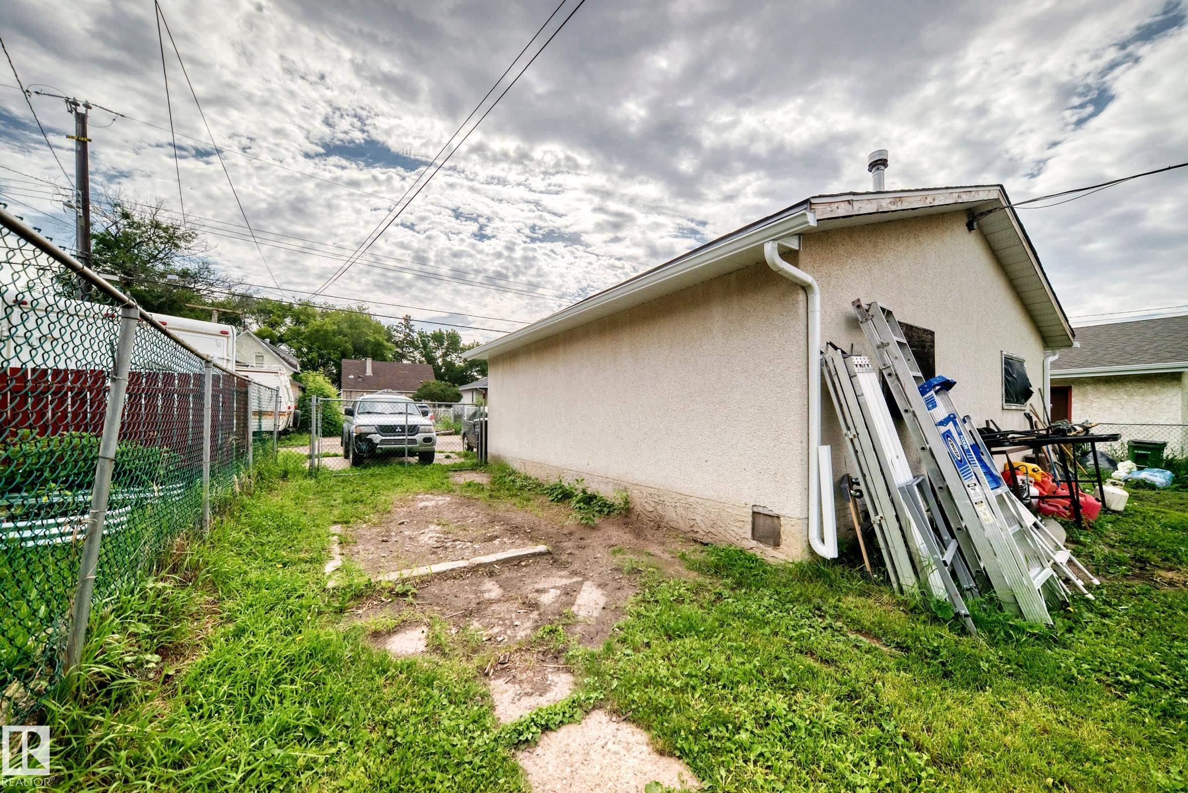 Photo 39 at 11939 89 Street NW, Eastwood, Edmonton