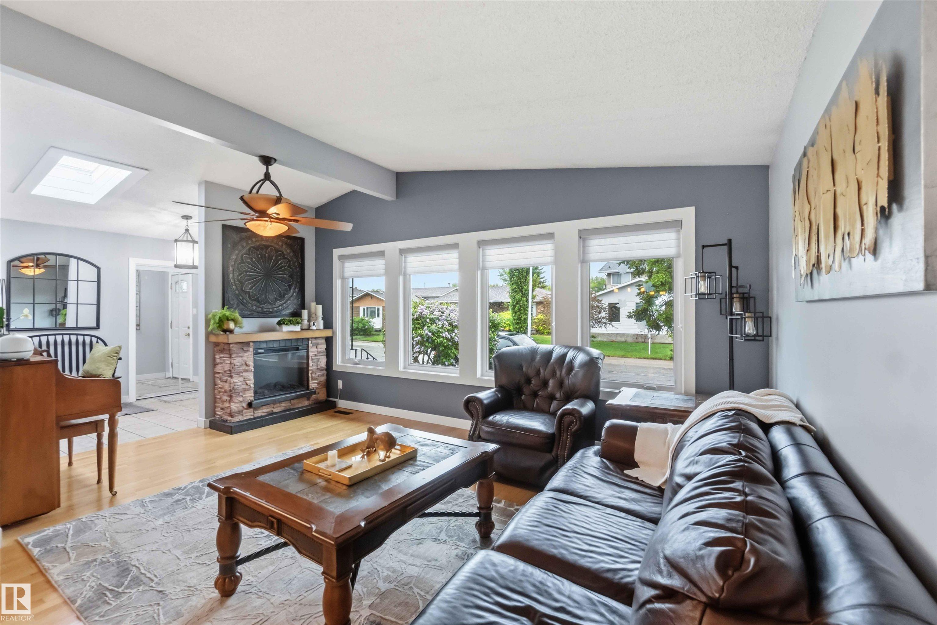 Photo 10 at 11431 144 Avenue NW, Carlisle, Edmonton