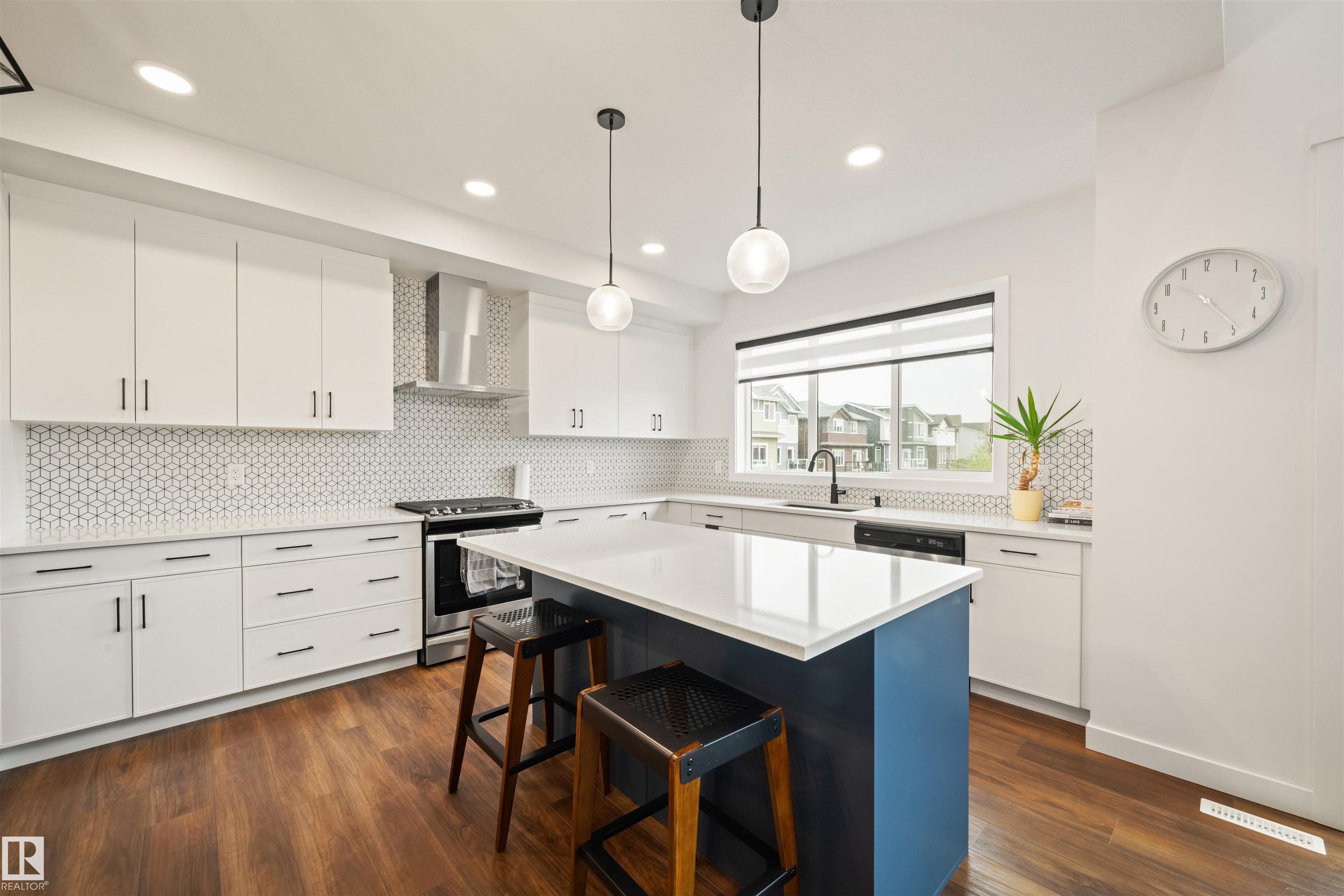 https://zimg.paragon.ice.com/ParagonImages/Property/PM/RAE/225411262/8/0/0/fd38f6cd9fac30b7cd6ebfcf1b8dcd3b/1/c0bd43b1cd995b0290c3512c0269615a/225411262-a83a2651-3ce7-412b-af1f-a3b43b62c209.JPG