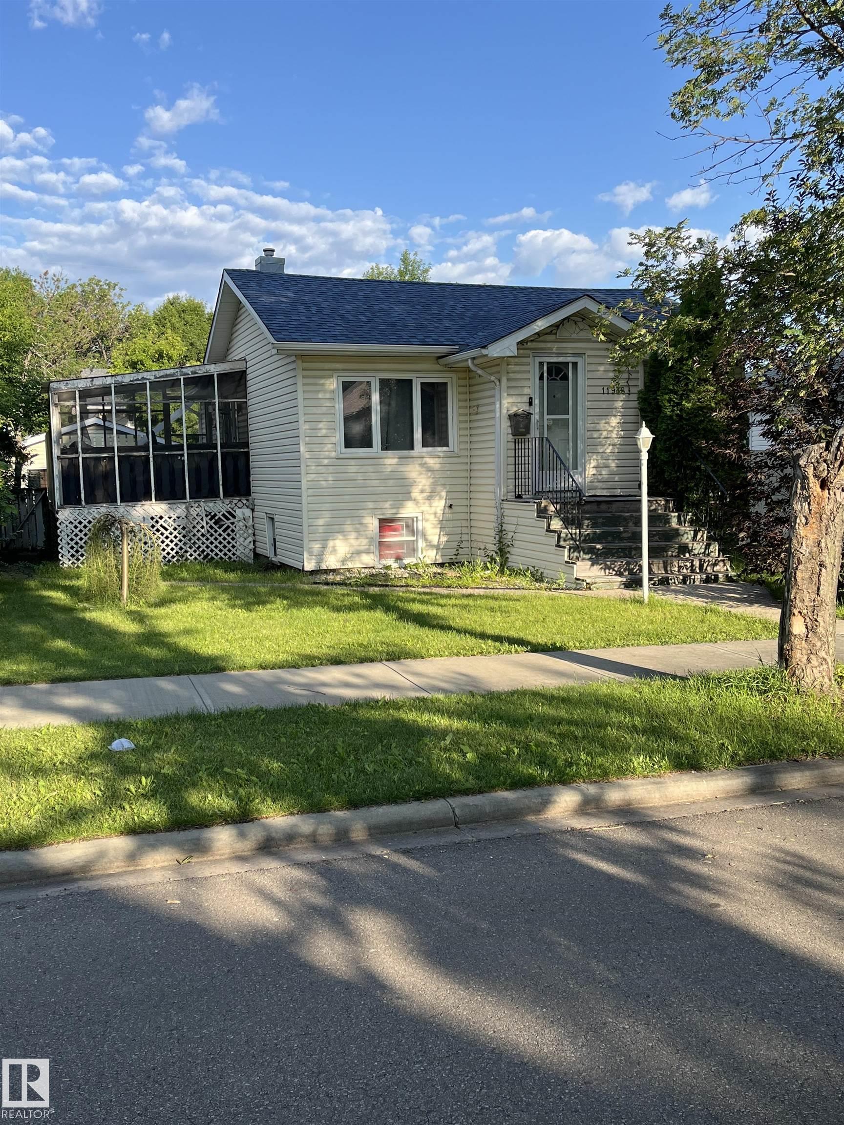 11938 70, Montrose, Edmonton