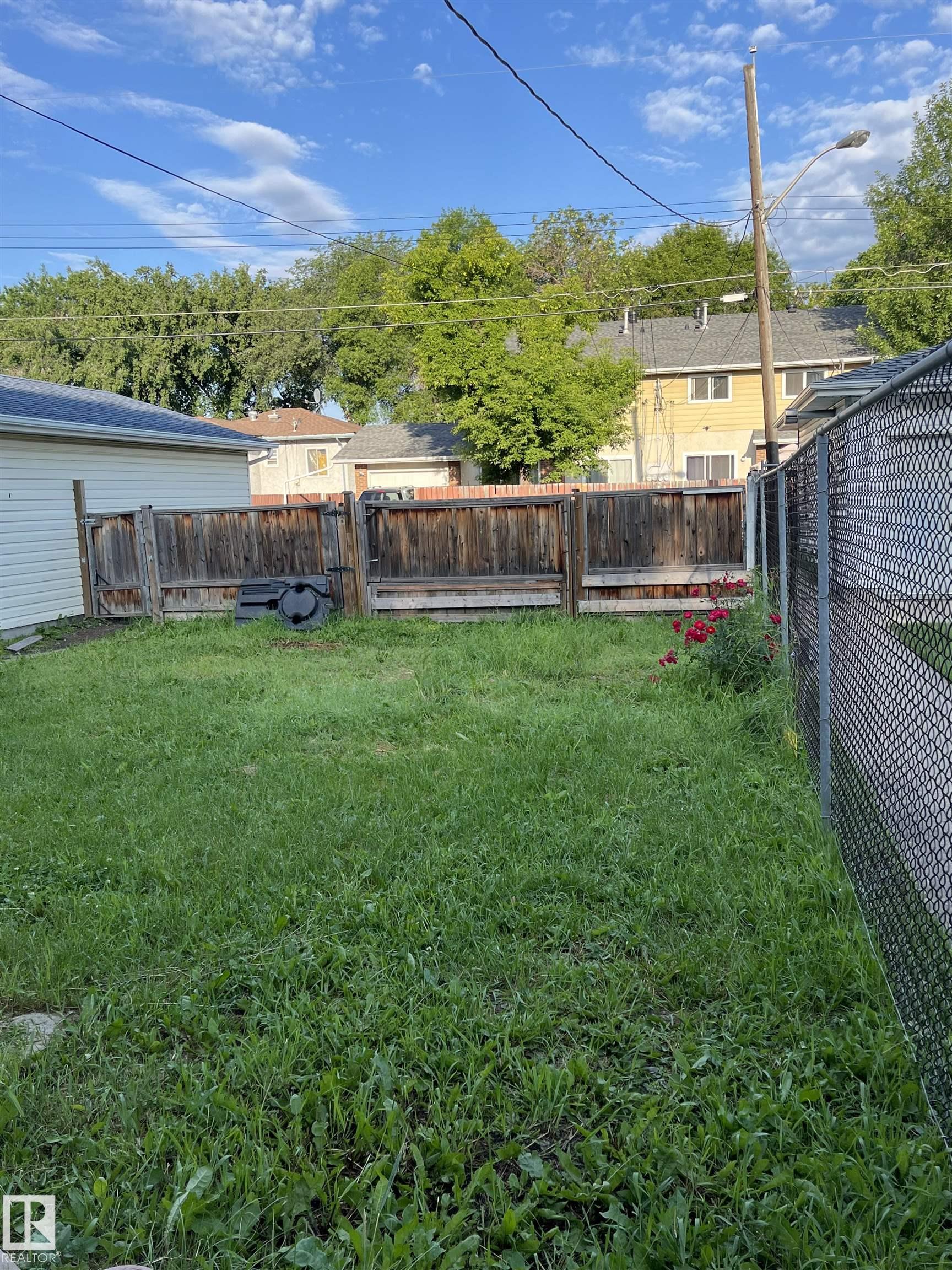 Photo 12 at 11938 70, Montrose, Edmonton