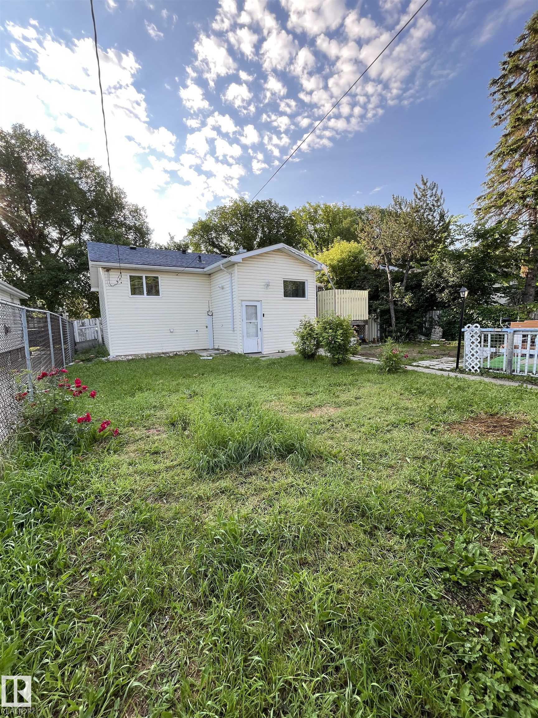 Photo 14 at 11938 70, Montrose, Edmonton