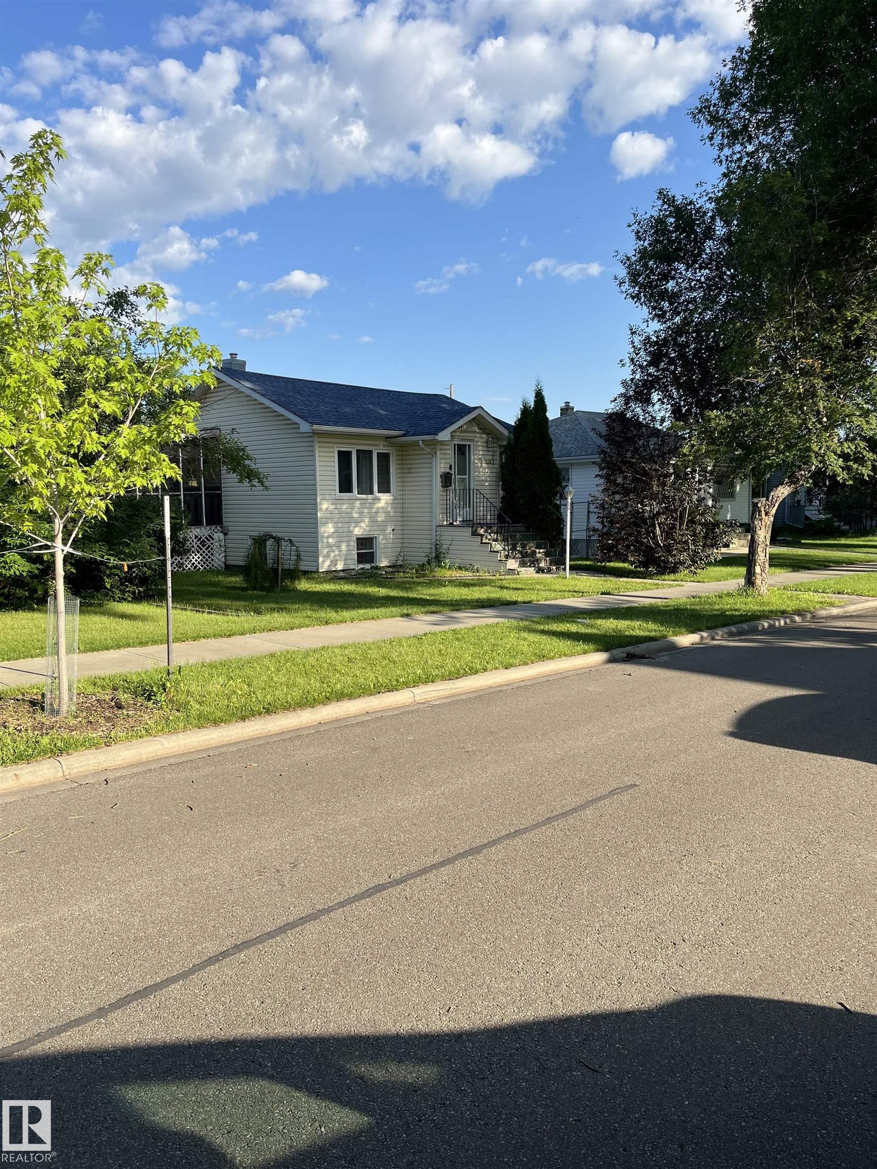 Photo 8 at 11938 70, Montrose, Edmonton